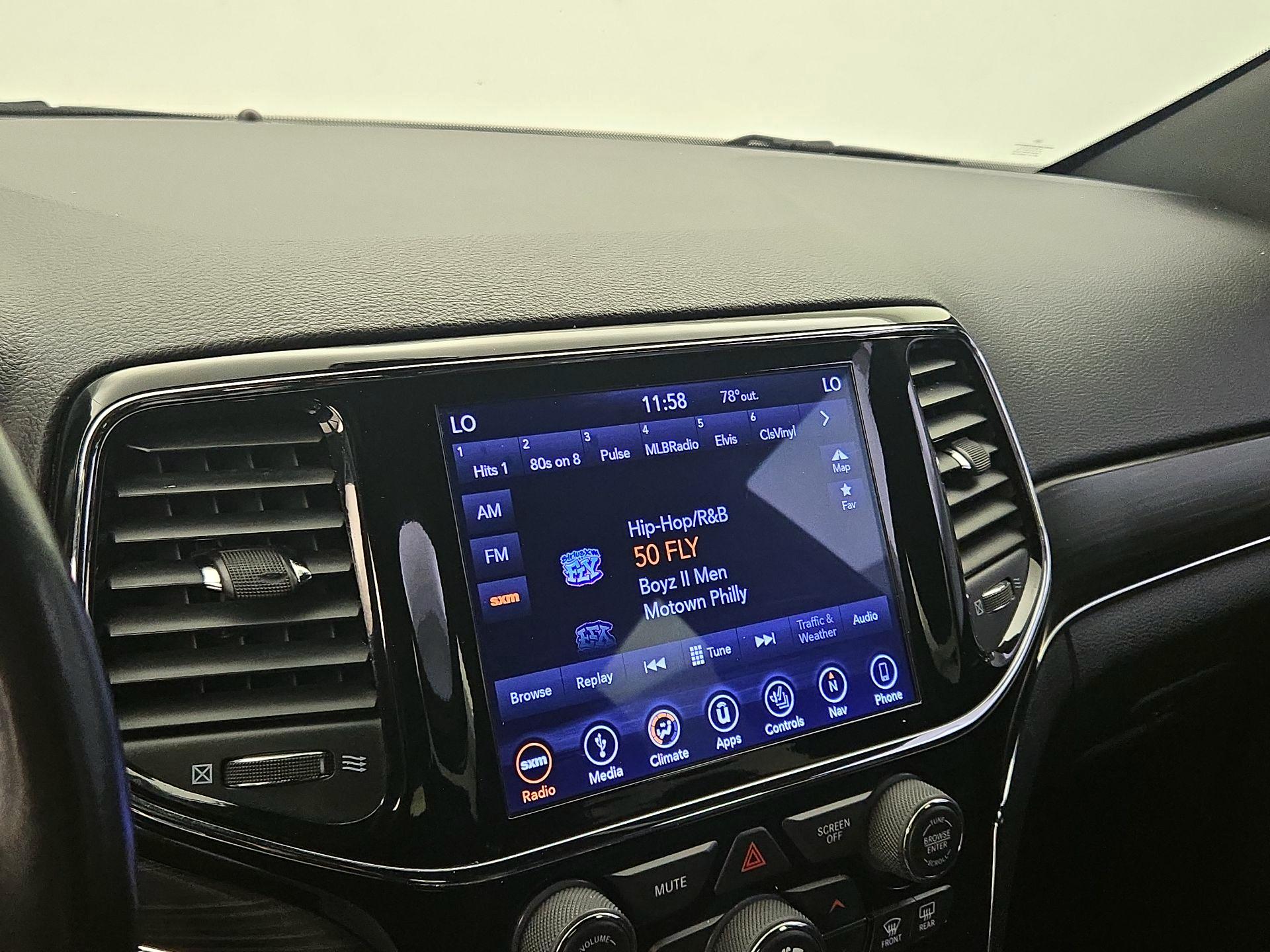 Thumbnail: 2019 Jeep Grand Cherokee - 16