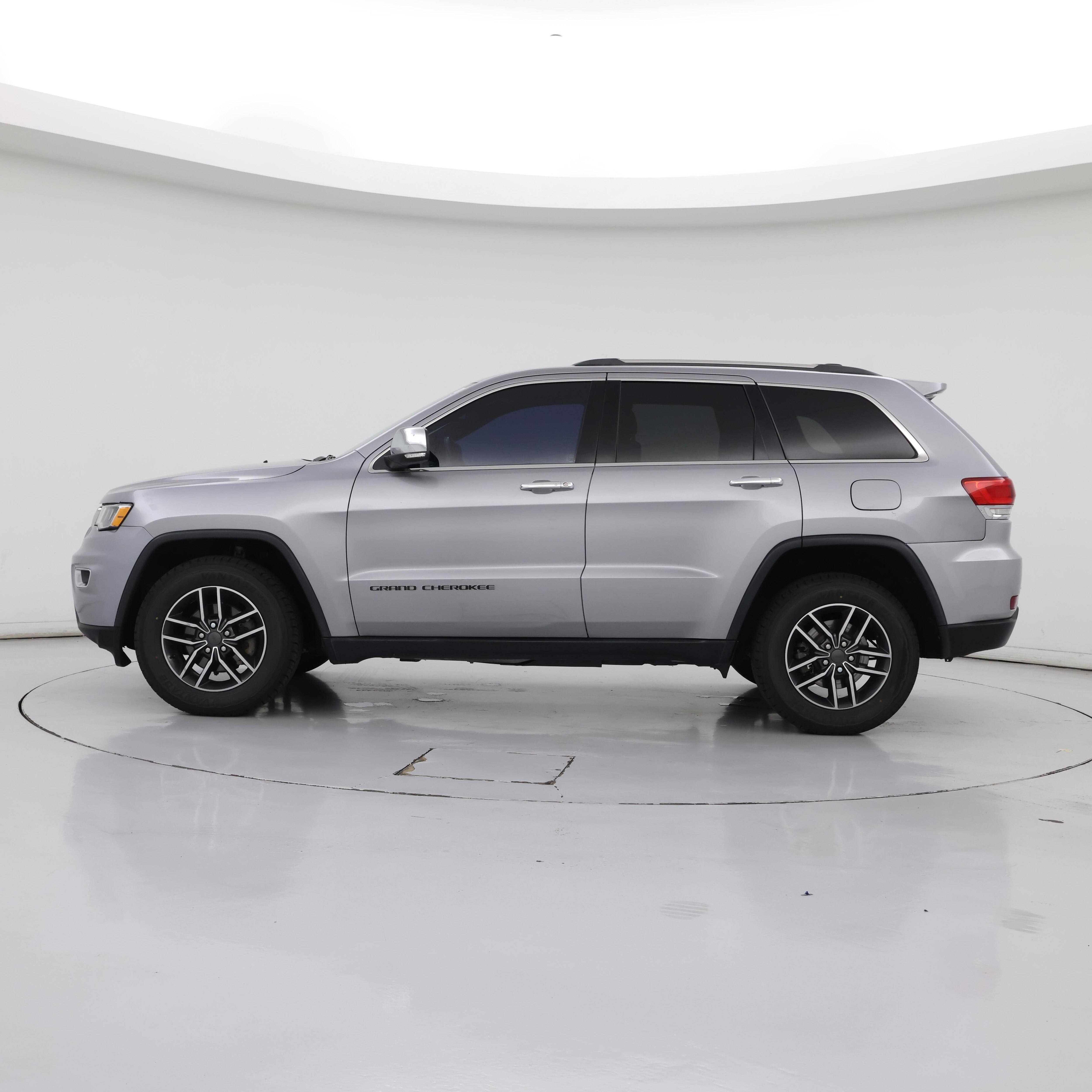 Thumbnail: 2019 Jeep Grand Cherokee - 3