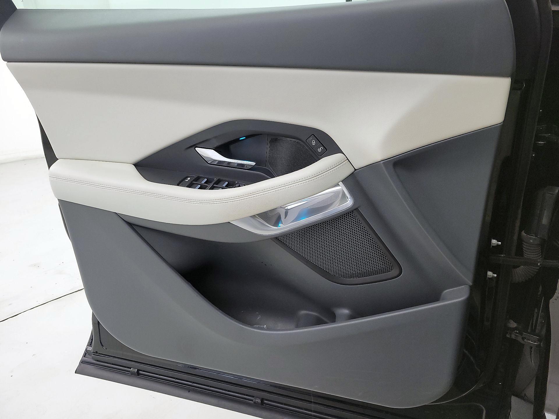 Thumbnail: 2020 Jaguar E-Pace - 12