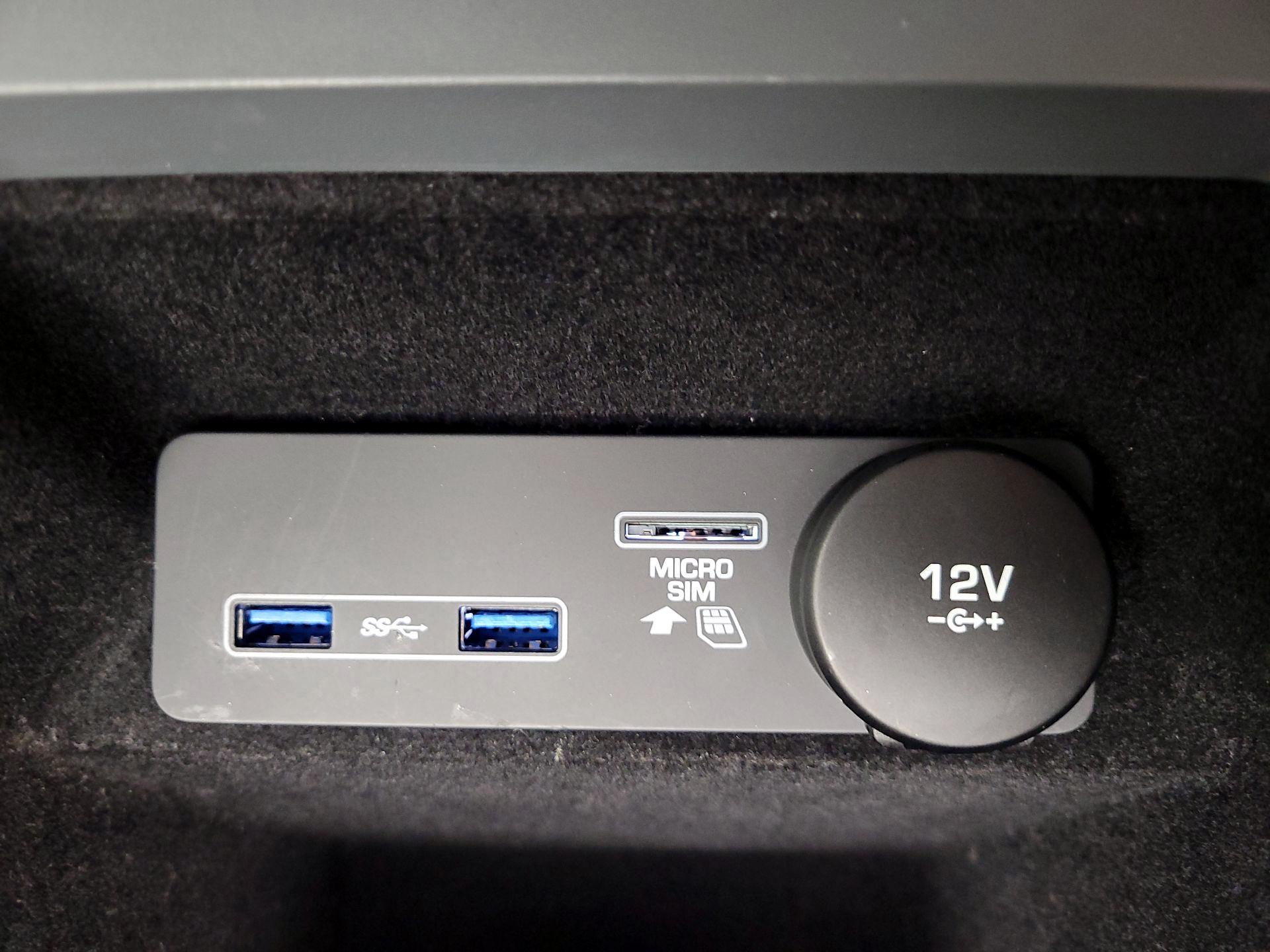 Thumbnail: 2020 Jaguar E-Pace - 18