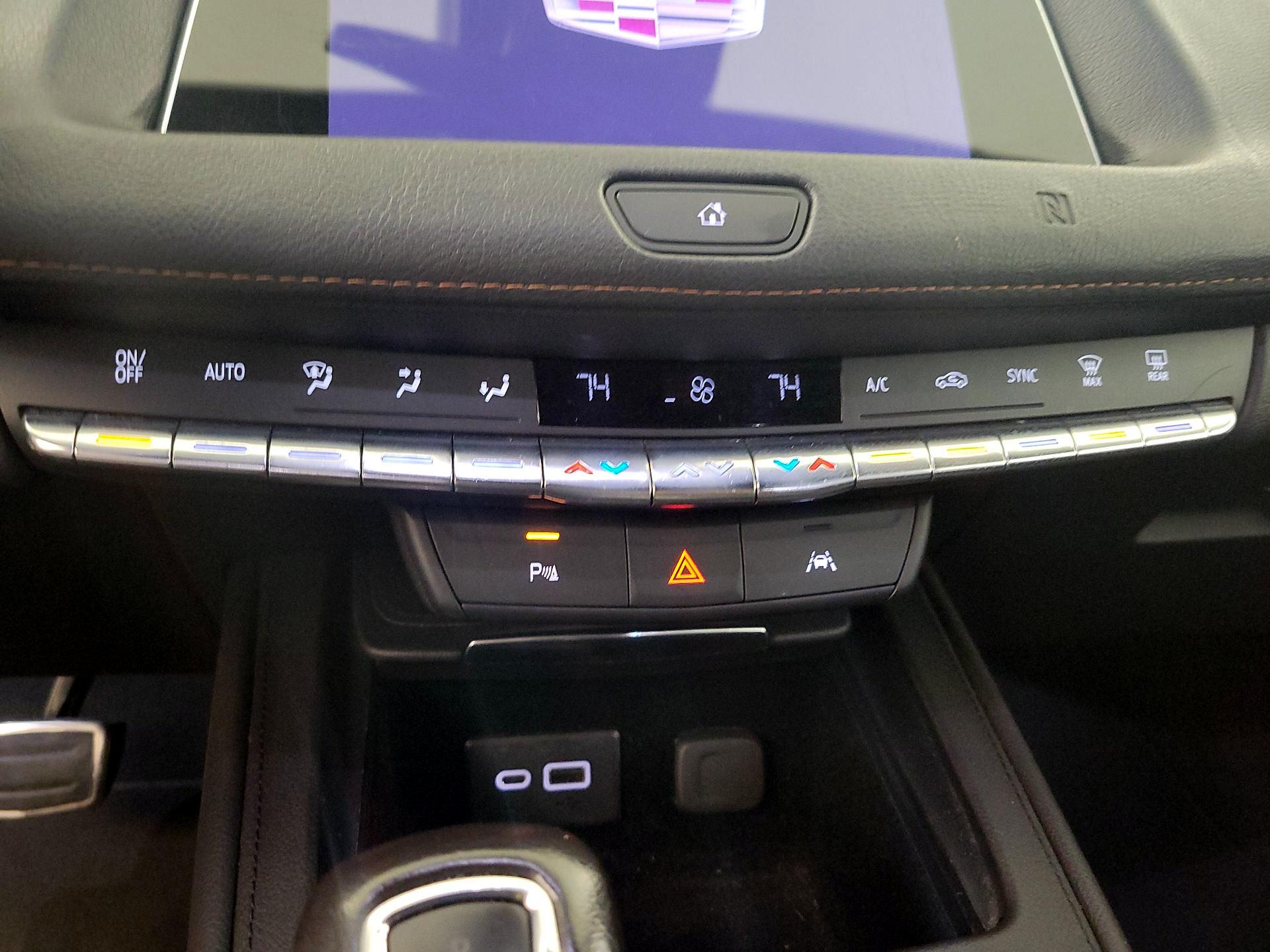 Thumbnail: 2019 Cadillac XT4 - 16