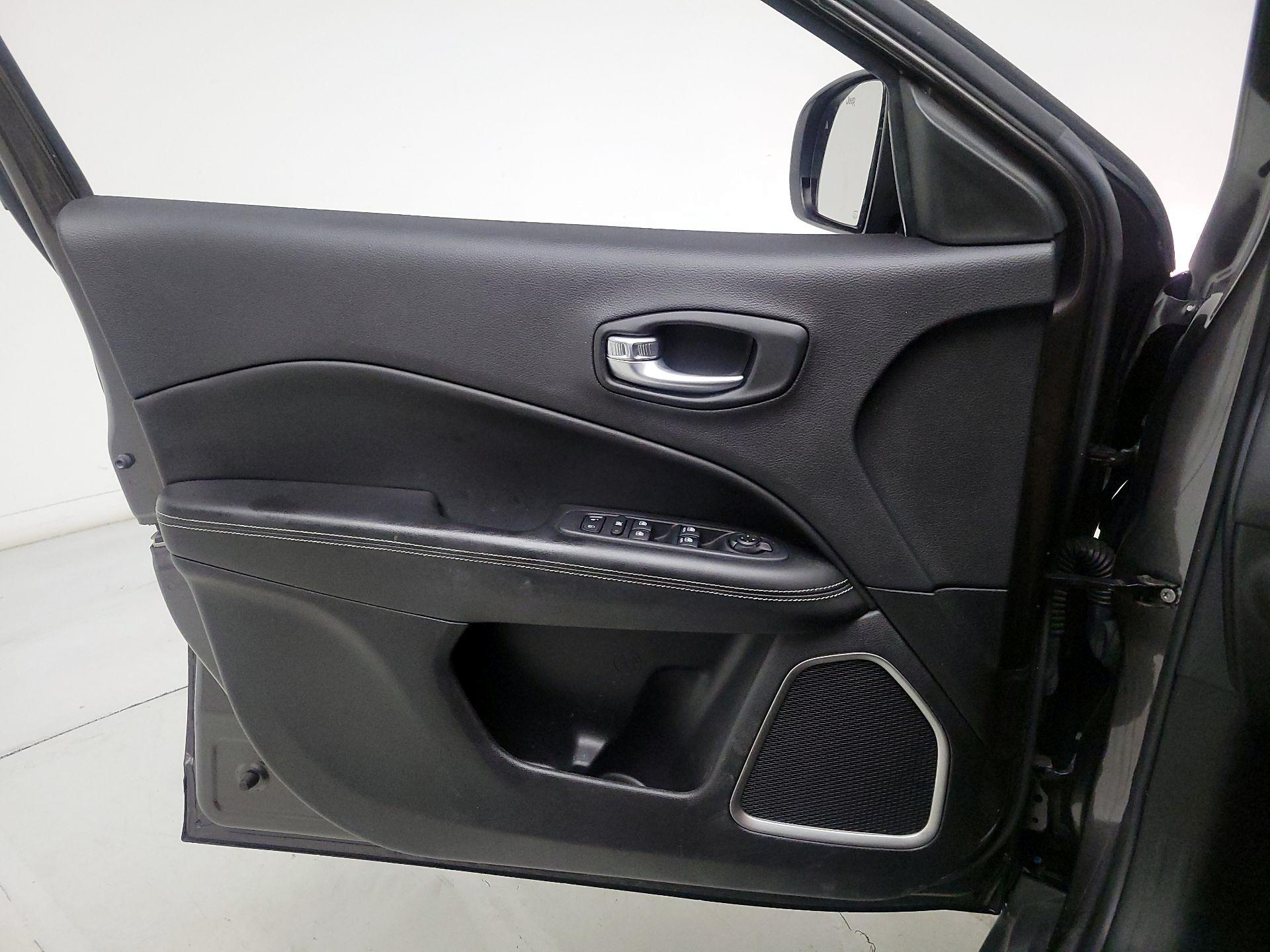 Thumbnail: 2021 Jeep Compass - 12