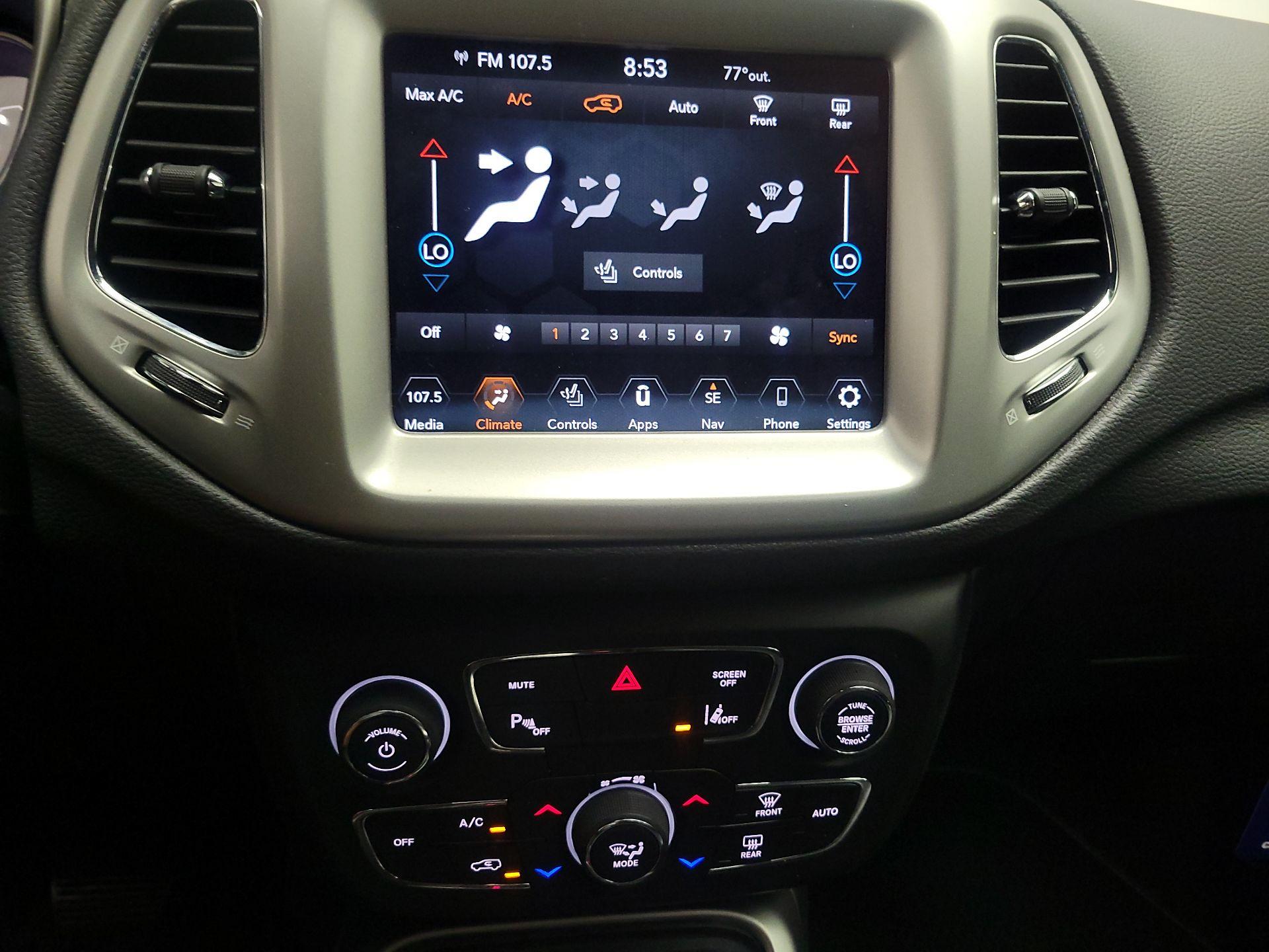 Thumbnail: 2021 Jeep Compass - 17
