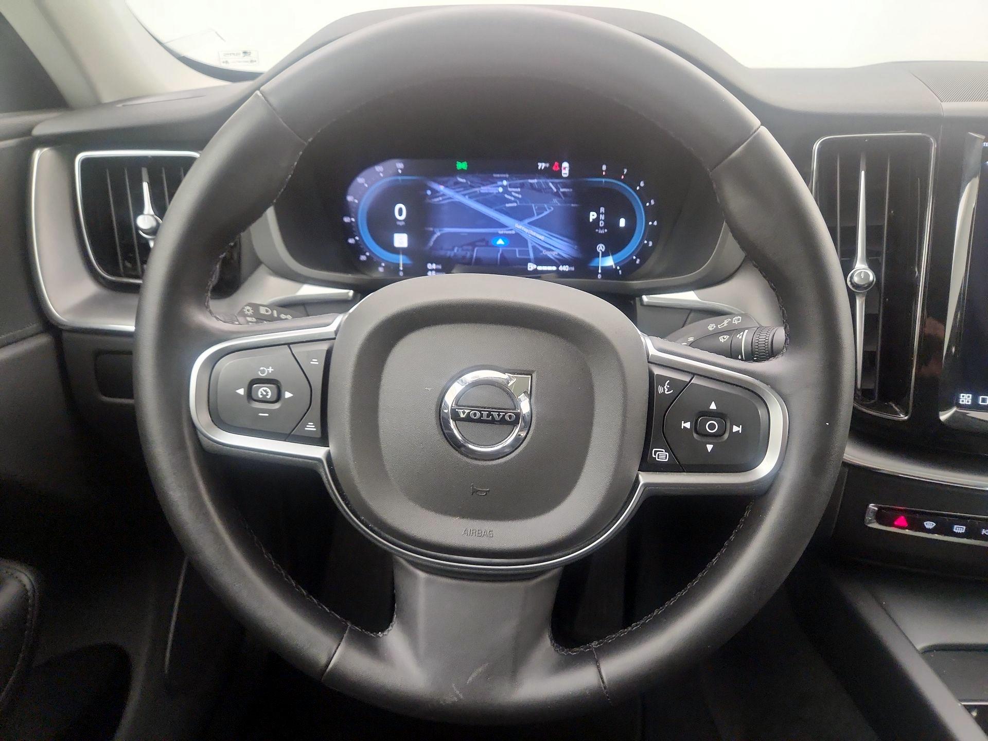 Thumbnail: 2025 Volvo XC60 - 10