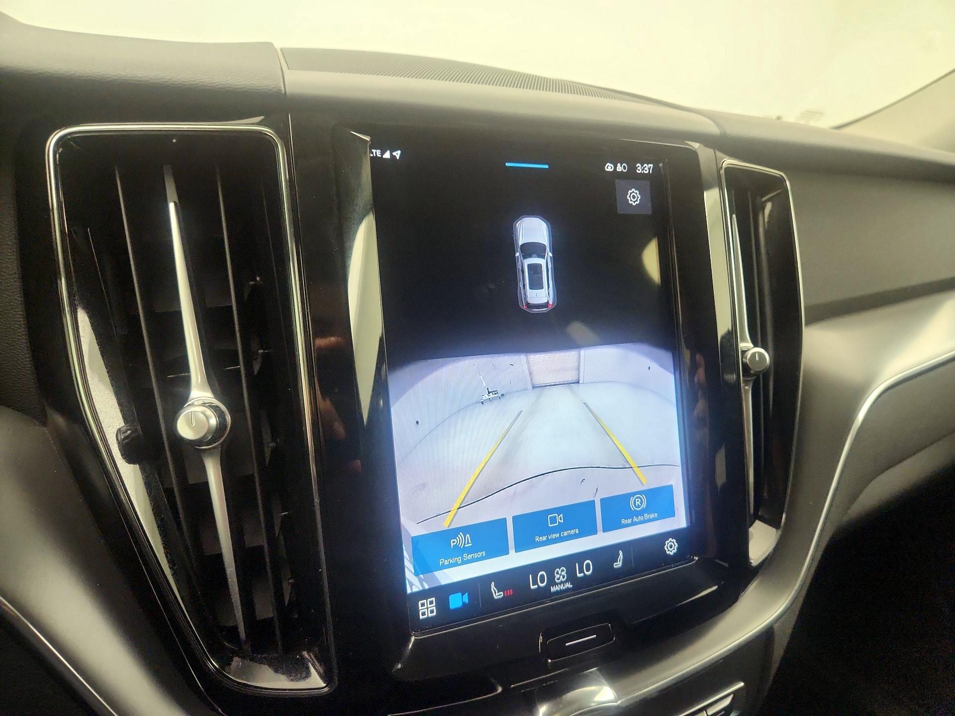 Thumbnail: 2025 Volvo XC60 - 14