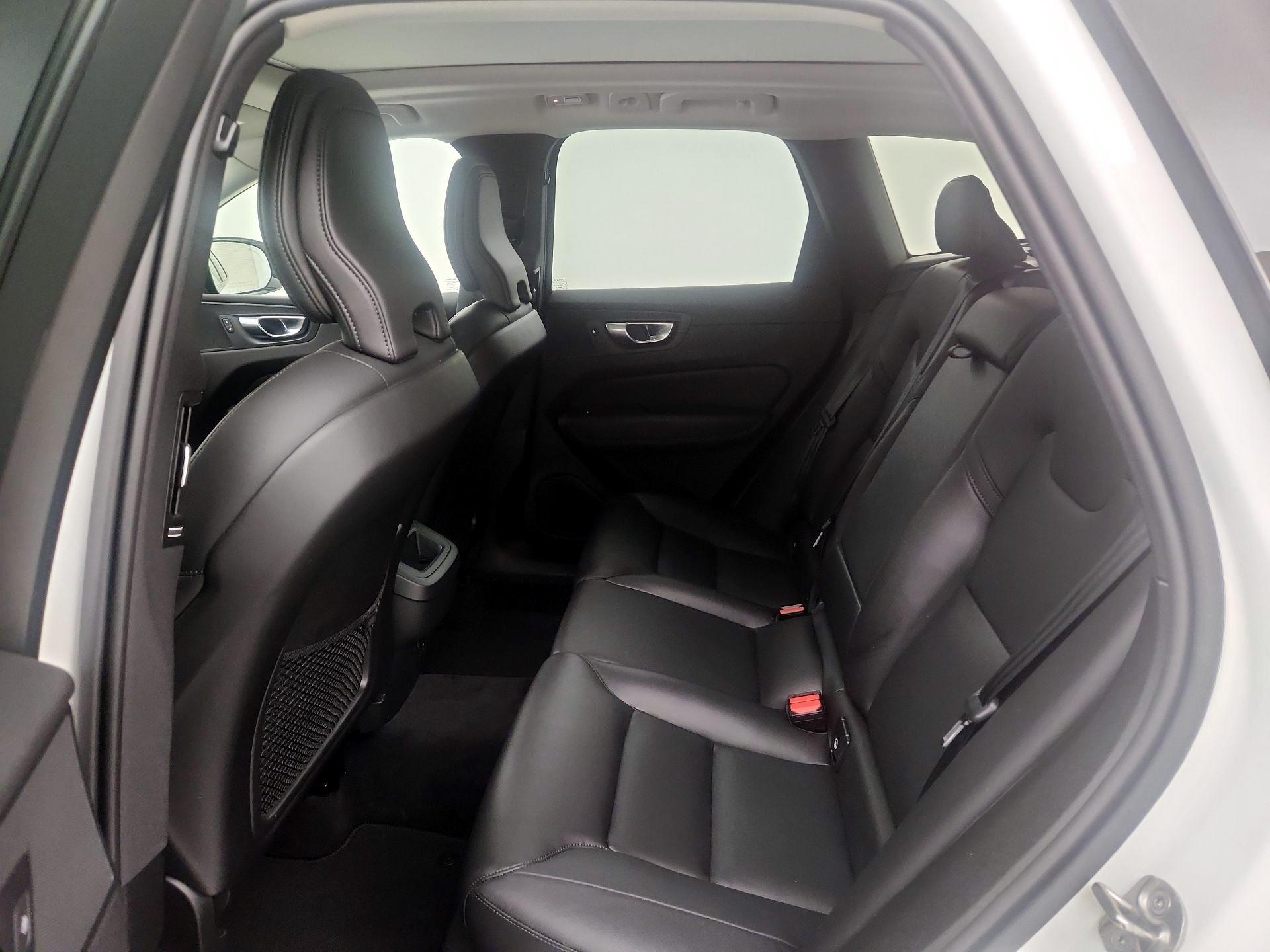 Thumbnail: 2025 Volvo XC60 - 18