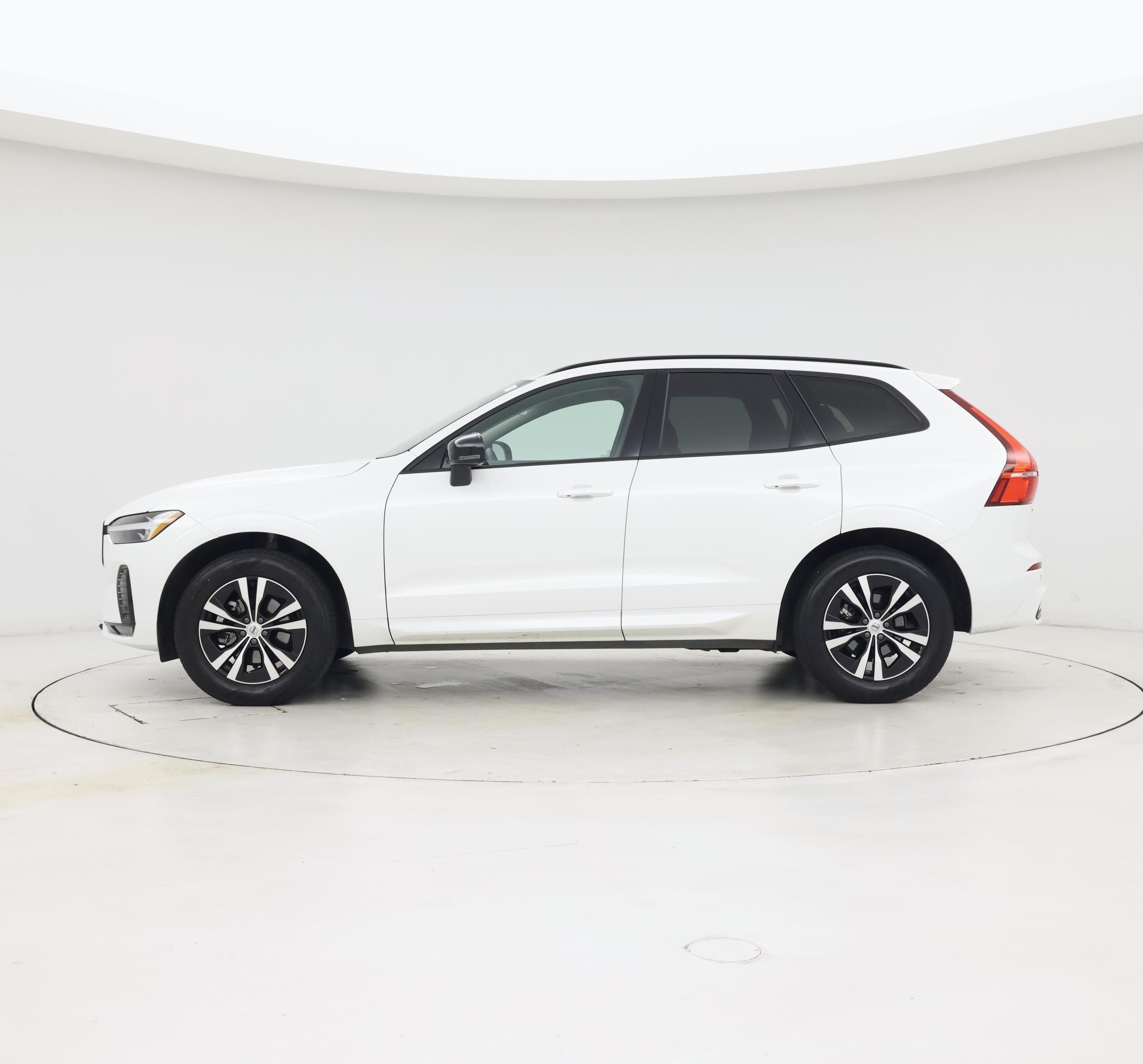Thumbnail: 2025 Volvo XC60 - 3
