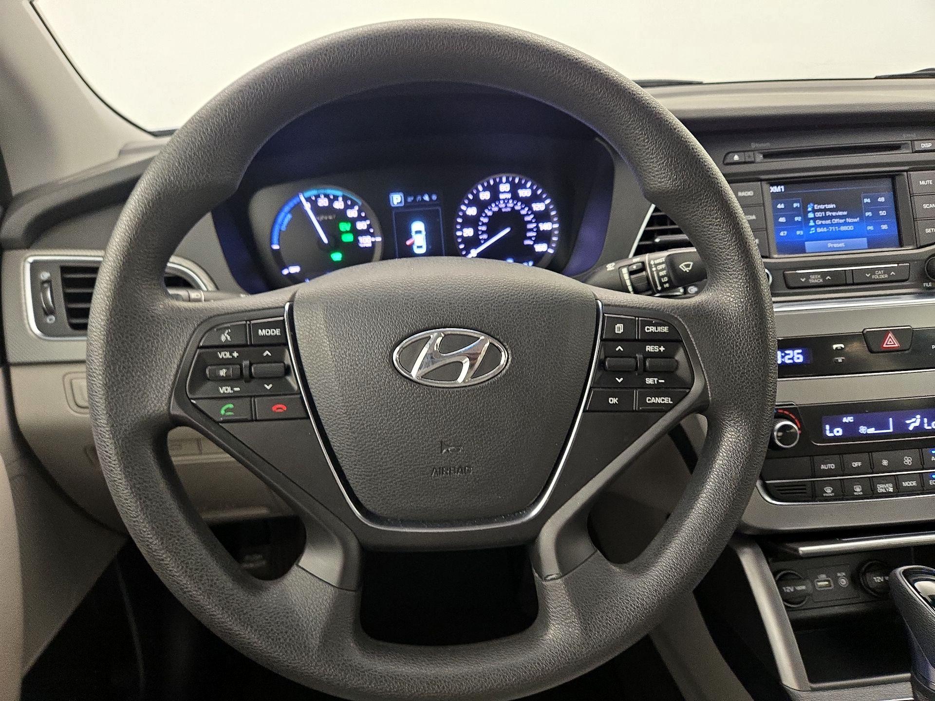 Thumbnail: 2016 Hyundai Sonata - 10