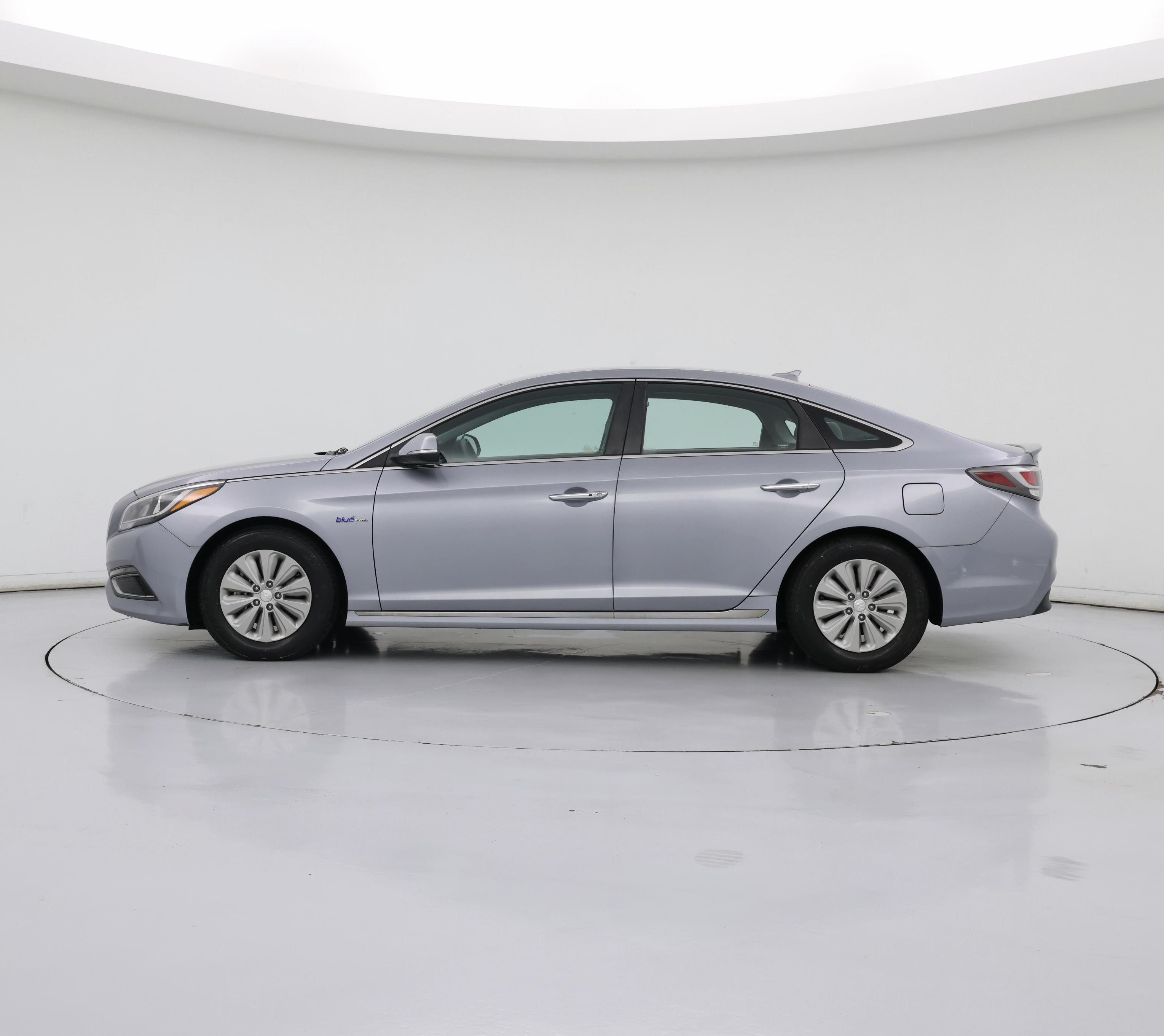 Thumbnail: 2016 Hyundai Sonata - 3