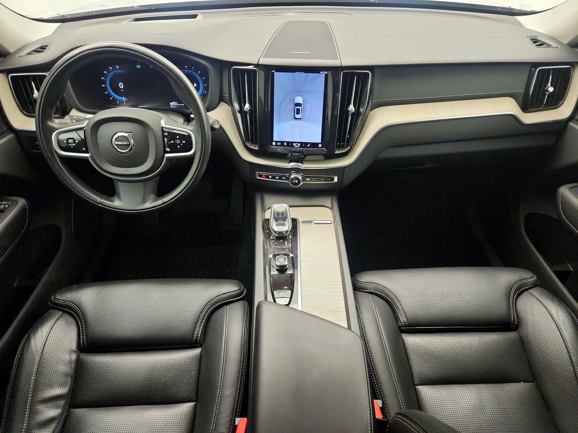 Thumbnail: 2022 Volvo XC60 - 9