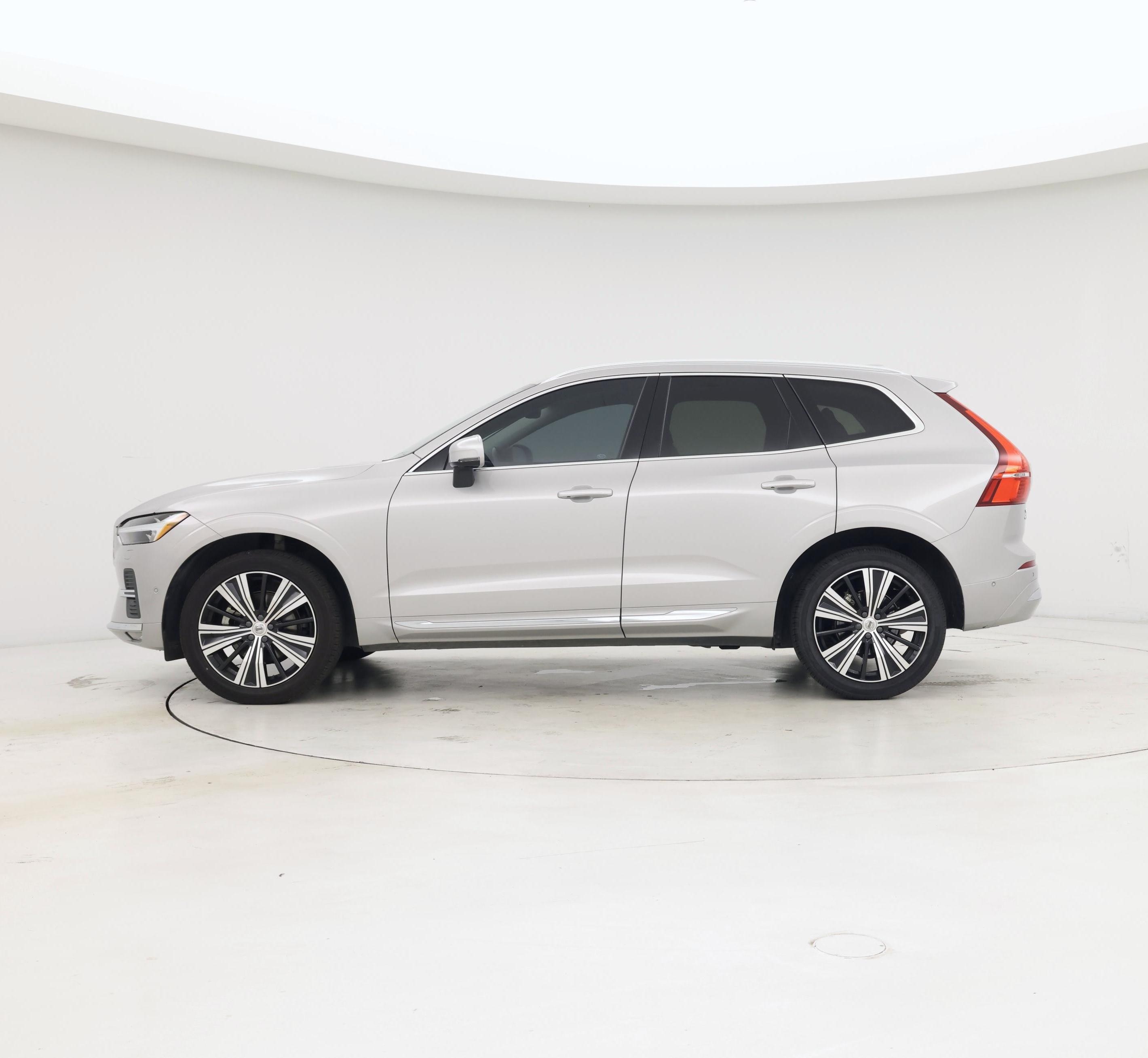 Thumbnail: 2022 Volvo XC60 - 3