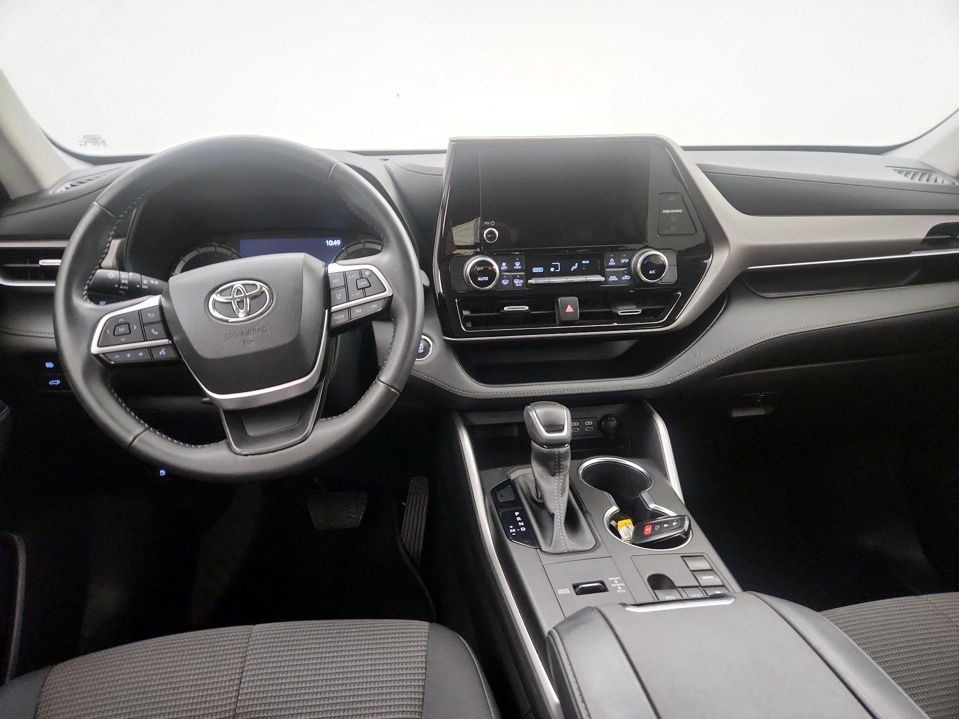 Thumbnail: 2023 Toyota Highlander - 9