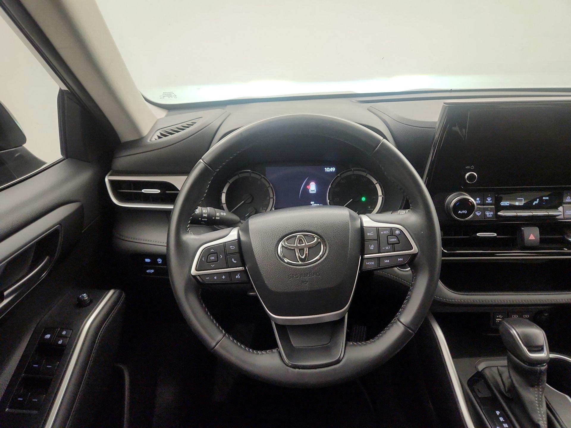 Thumbnail: 2023 Toyota Highlander - 10