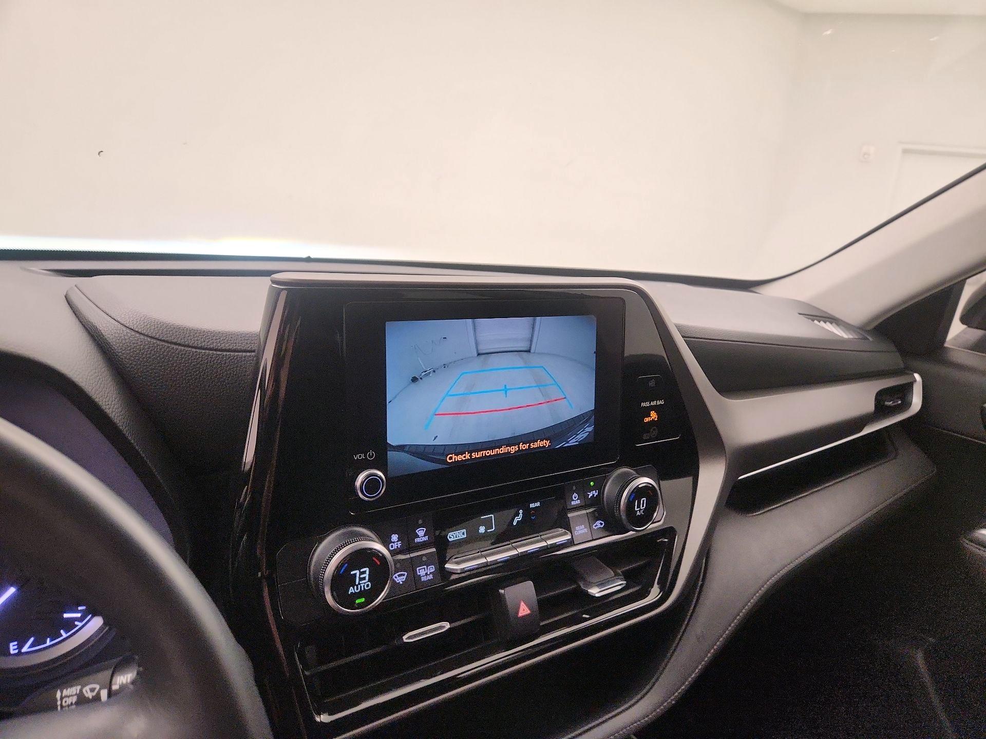 Thumbnail: 2023 Toyota Highlander - 14