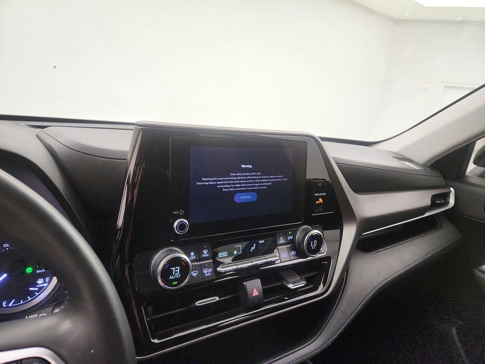 Thumbnail: 2023 Toyota Highlander - 15