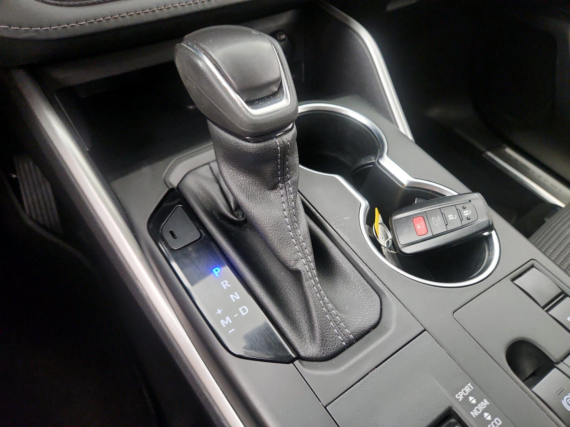 Thumbnail: 2023 Toyota Highlander - 17