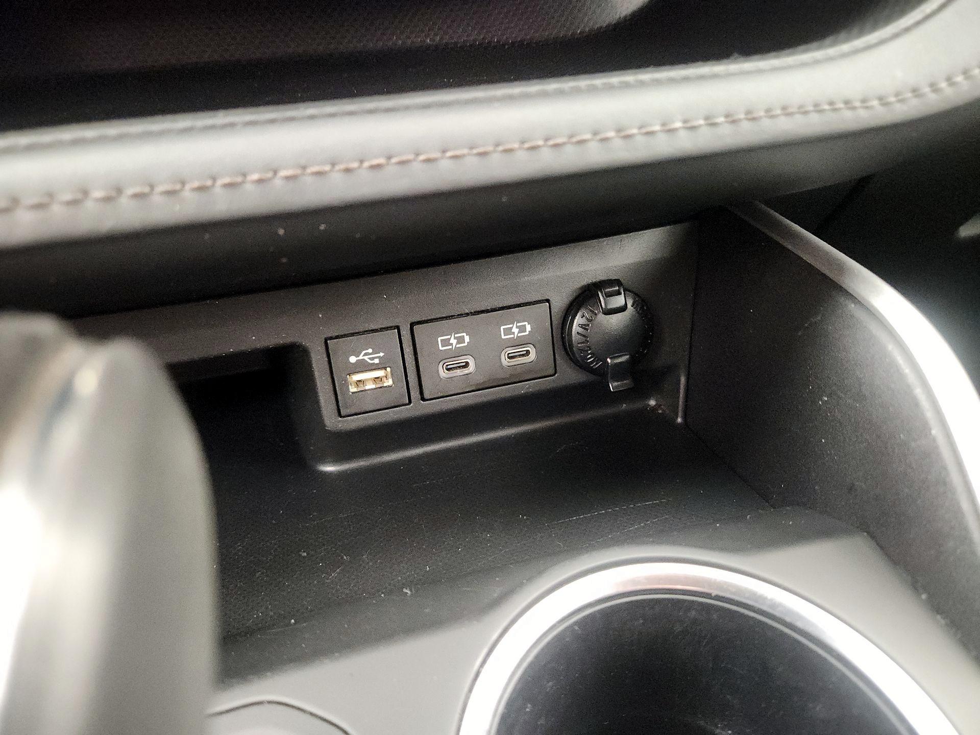 Thumbnail: 2023 Toyota Highlander - 18