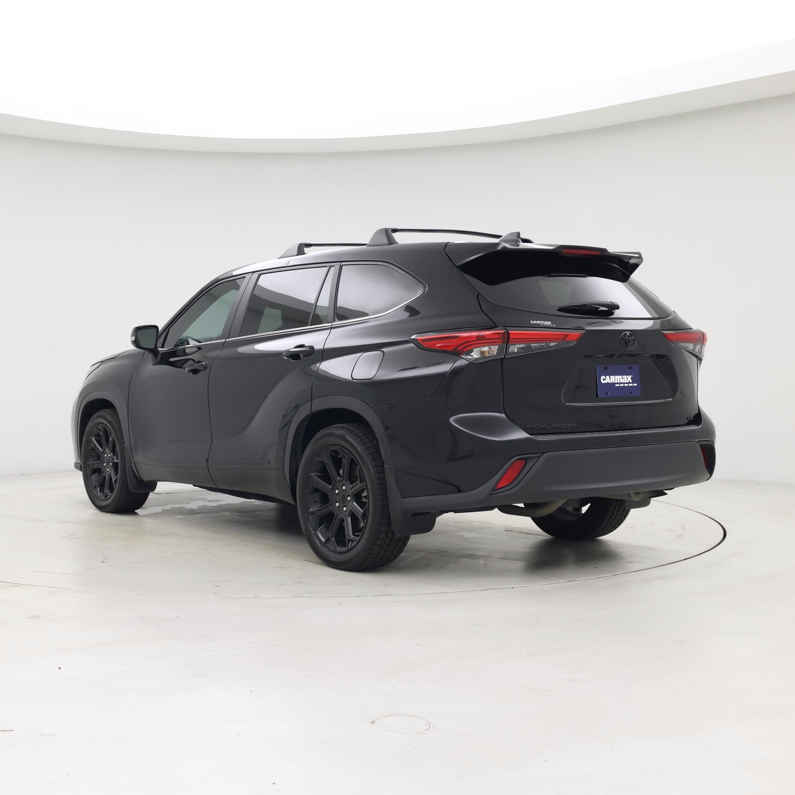 Thumbnail: 2023 Toyota Highlander - 2