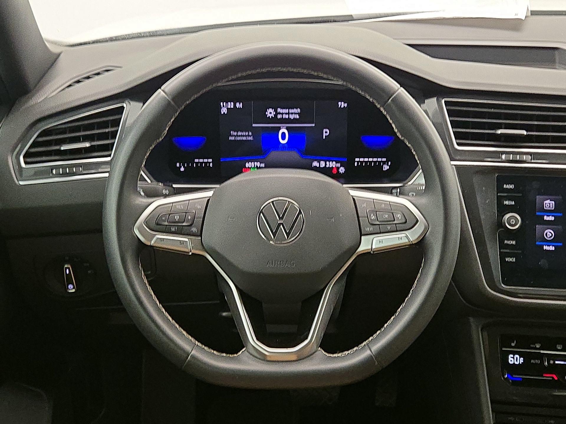 Thumbnail: 2022 Volkswagen Tiguan - 10