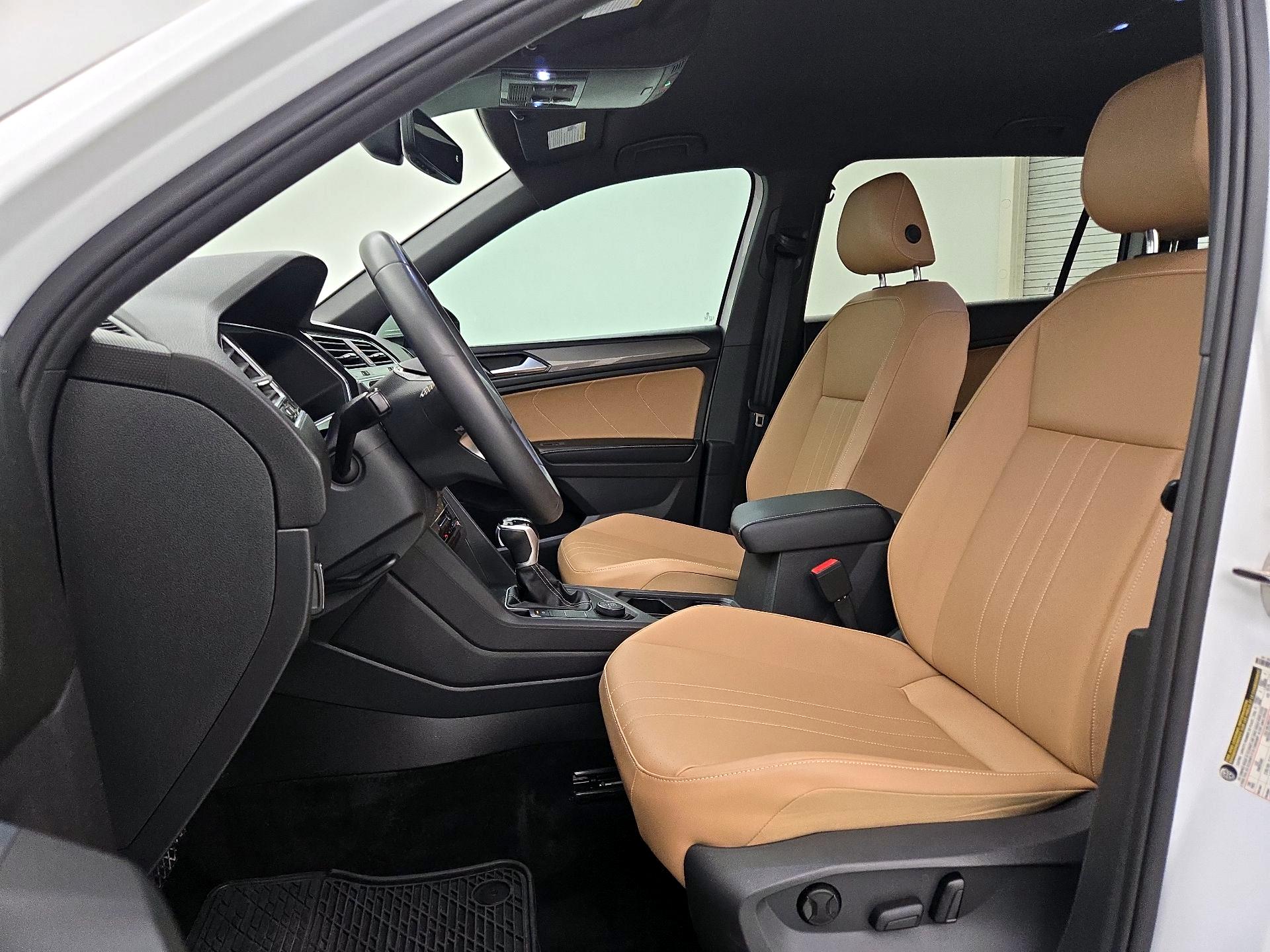 Thumbnail: 2022 Volkswagen Tiguan - 11