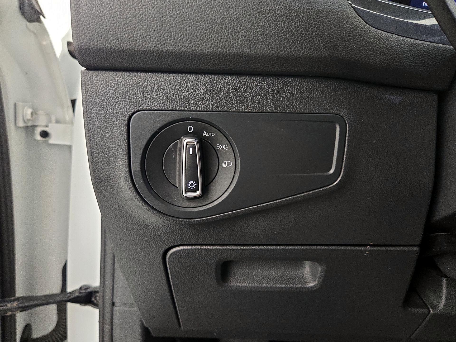 Thumbnail: 2022 Volkswagen Tiguan - 13