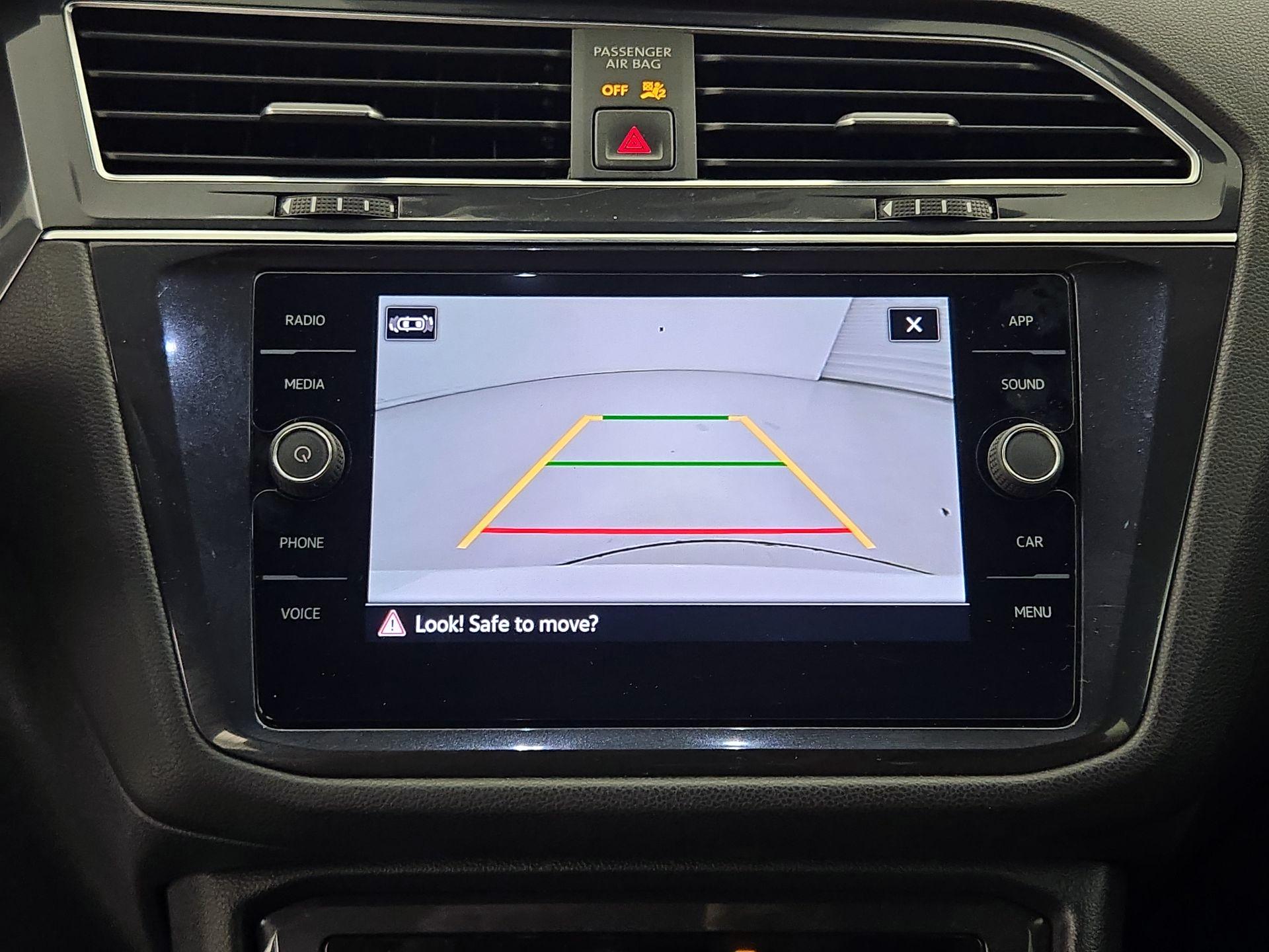 Thumbnail: 2022 Volkswagen Tiguan - 14