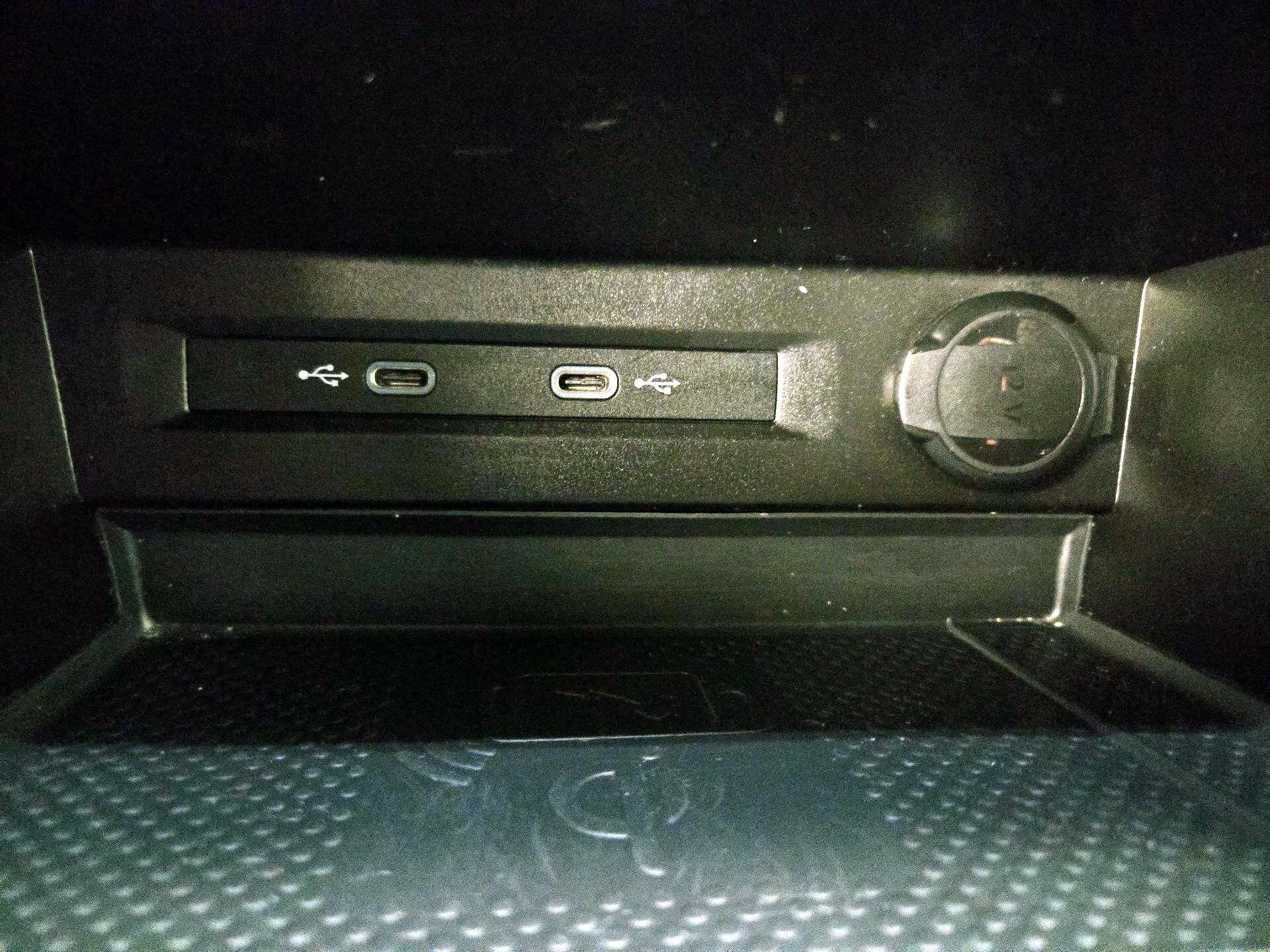 Thumbnail: 2022 Volkswagen Tiguan - 18