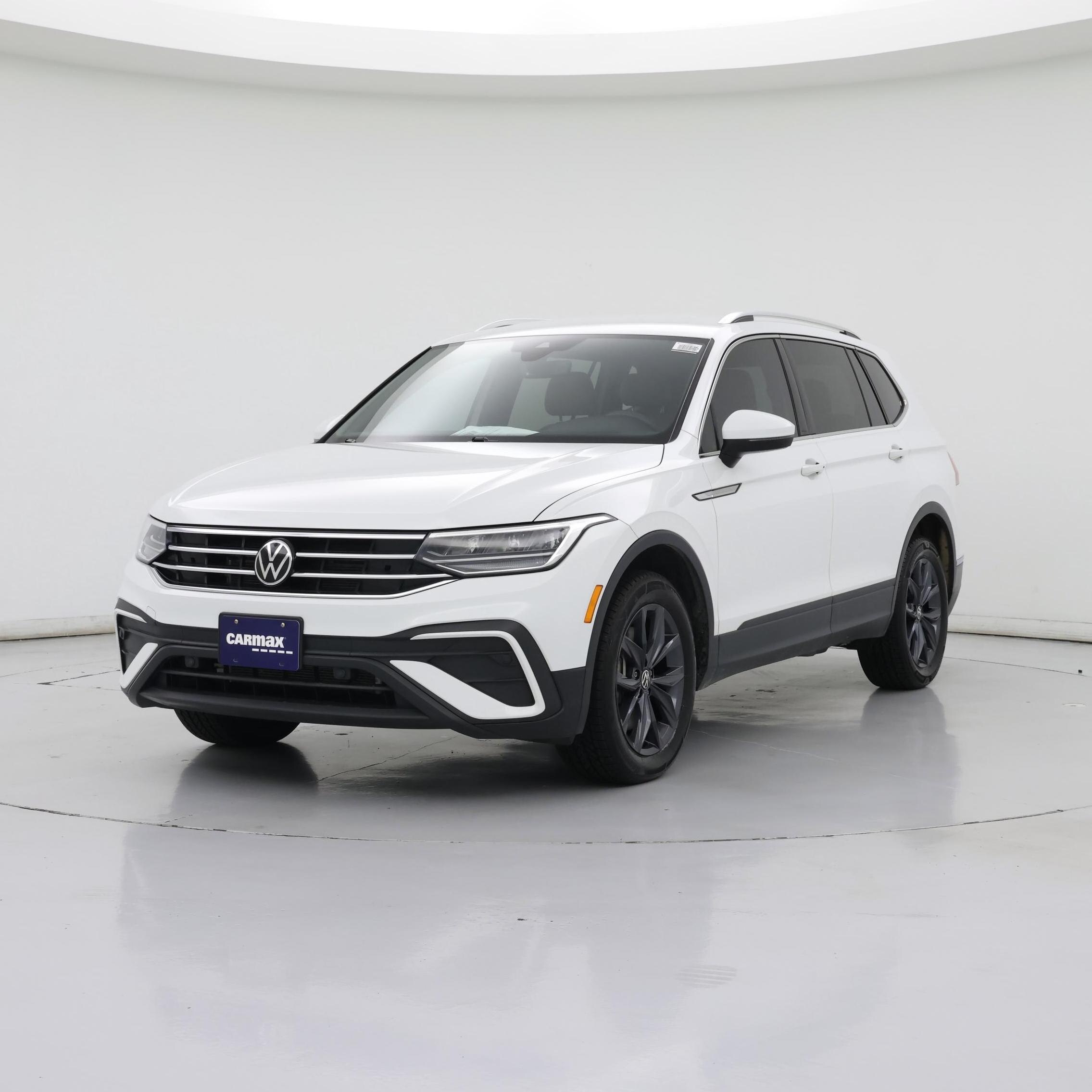 Thumbnail: 2022 Volkswagen Tiguan - 4