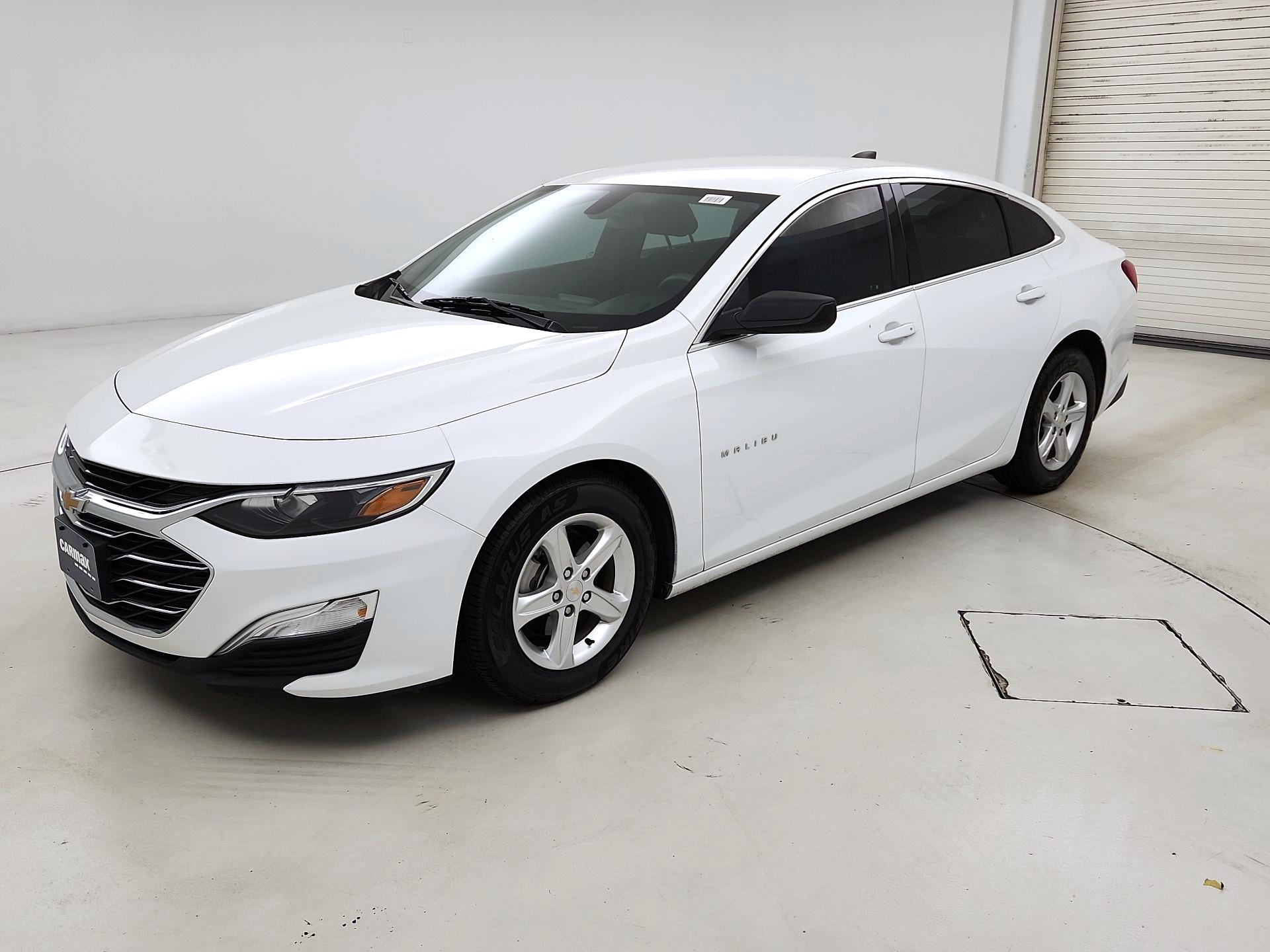 Thumbnail: 2021 Chevrolet Malibu - 3