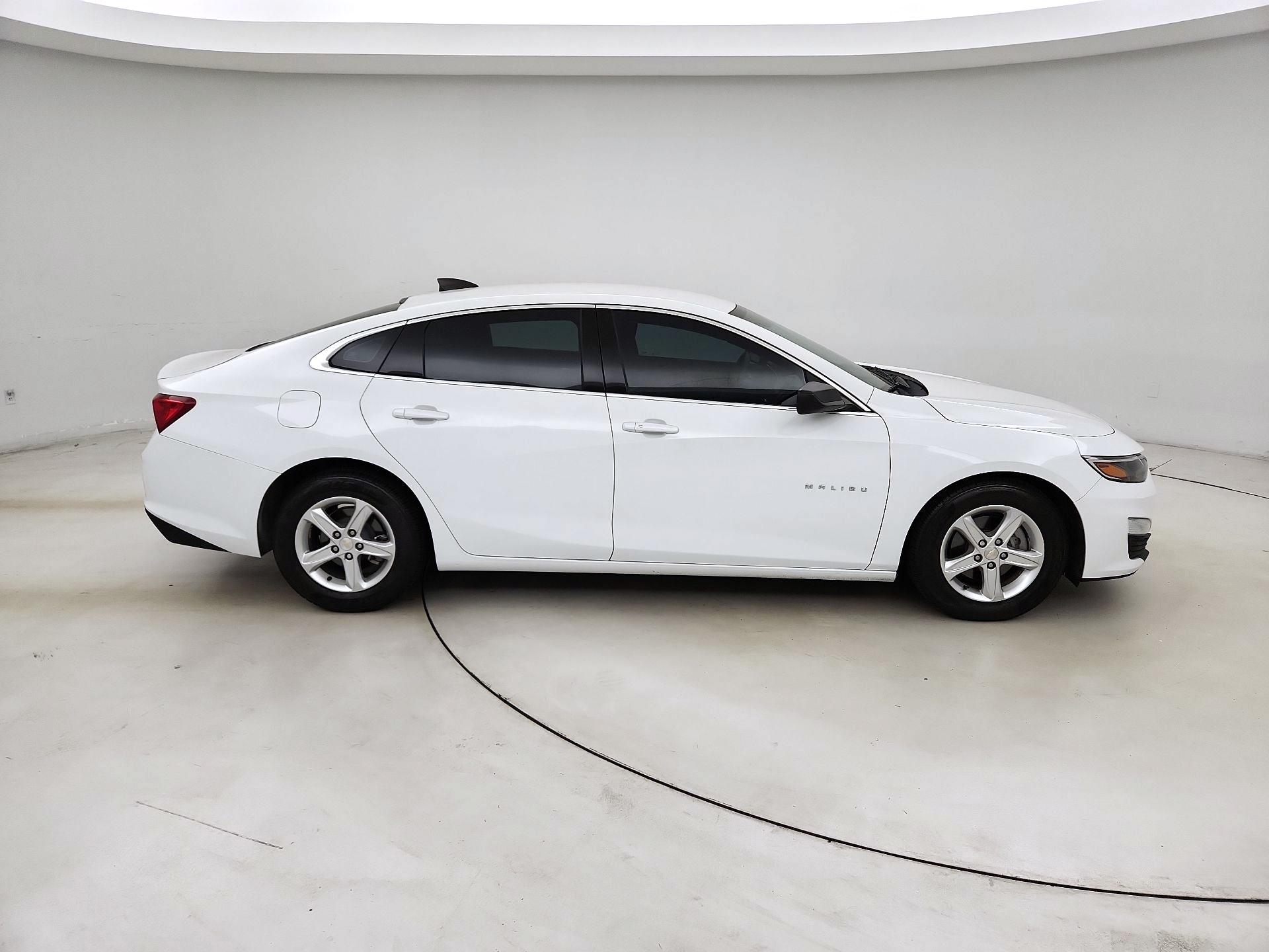Thumbnail: 2021 Chevrolet Malibu - 4