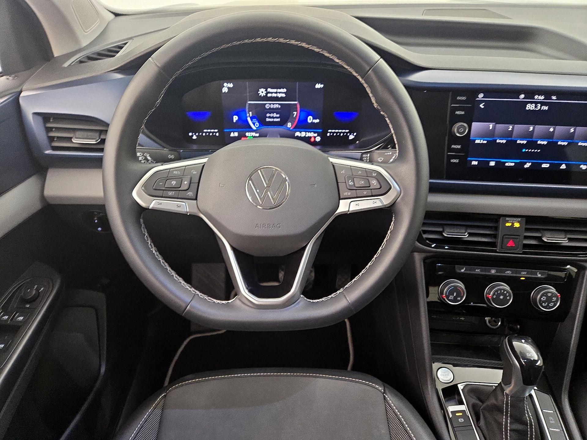 Thumbnail: 2023 Volkswagen Taos - 10