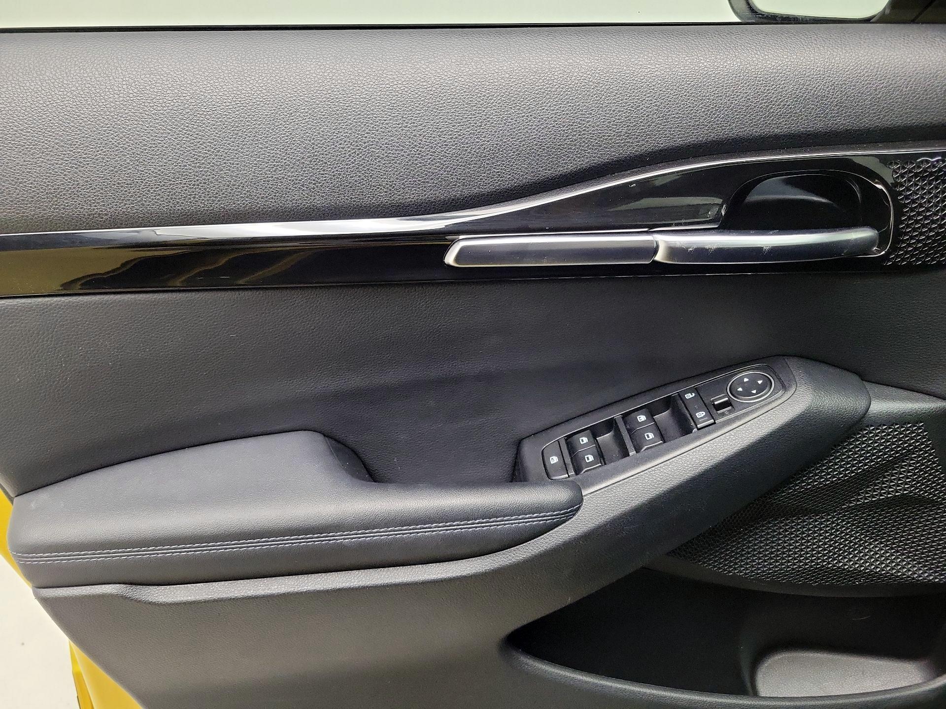 Thumbnail: 2023 Kia Seltos - 12