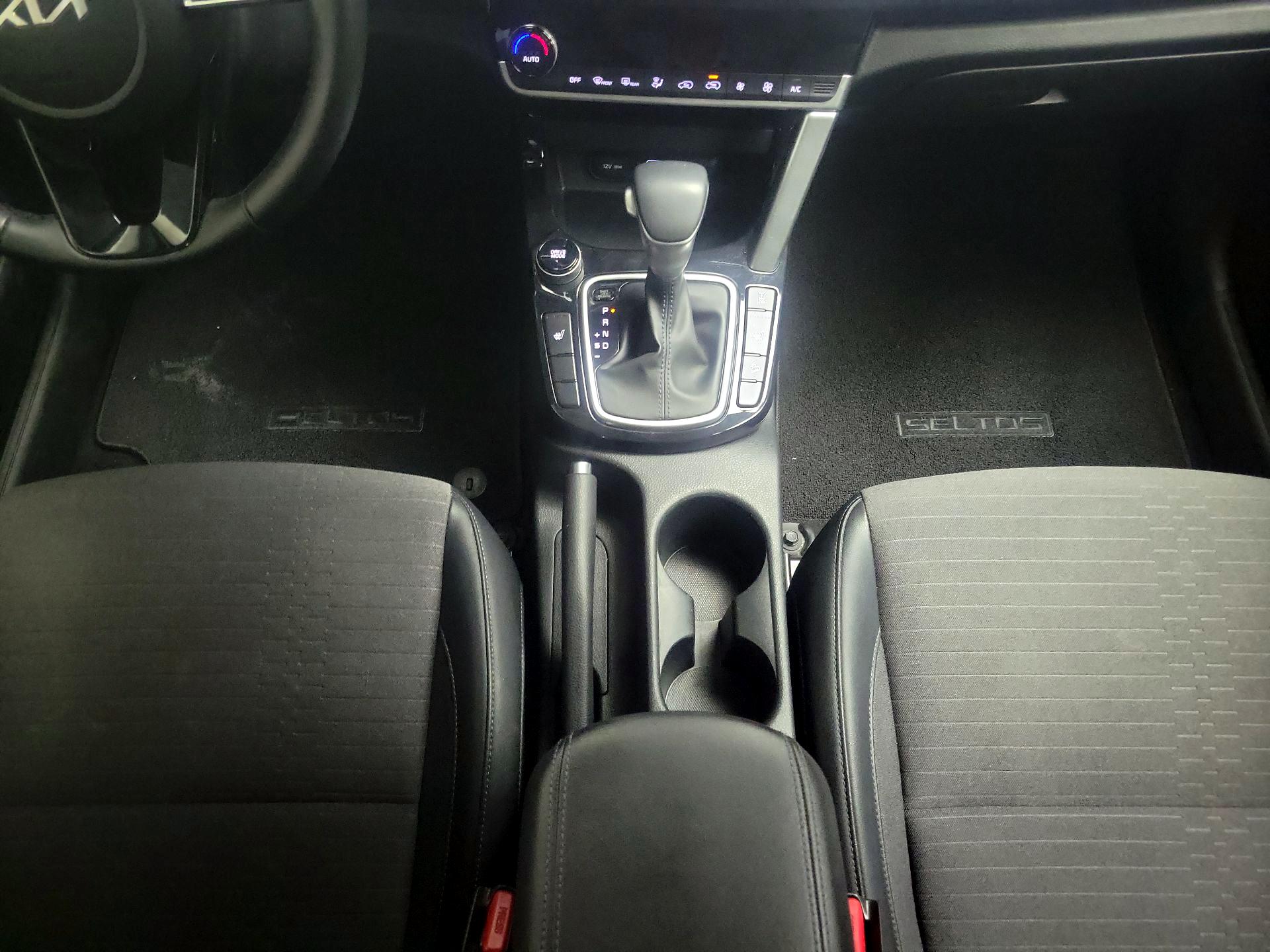 Thumbnail: 2023 Kia Seltos - 18