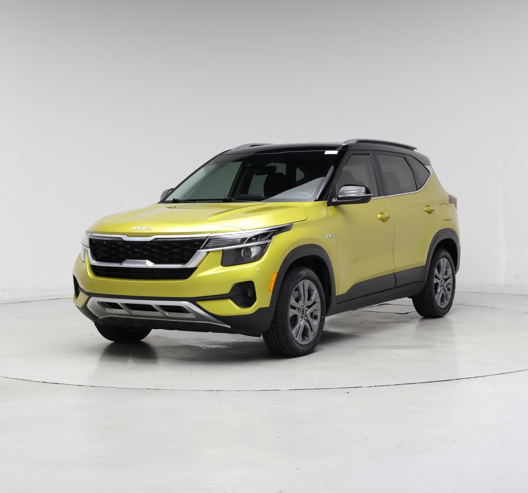 Thumbnail: 2023 Kia Seltos - 4