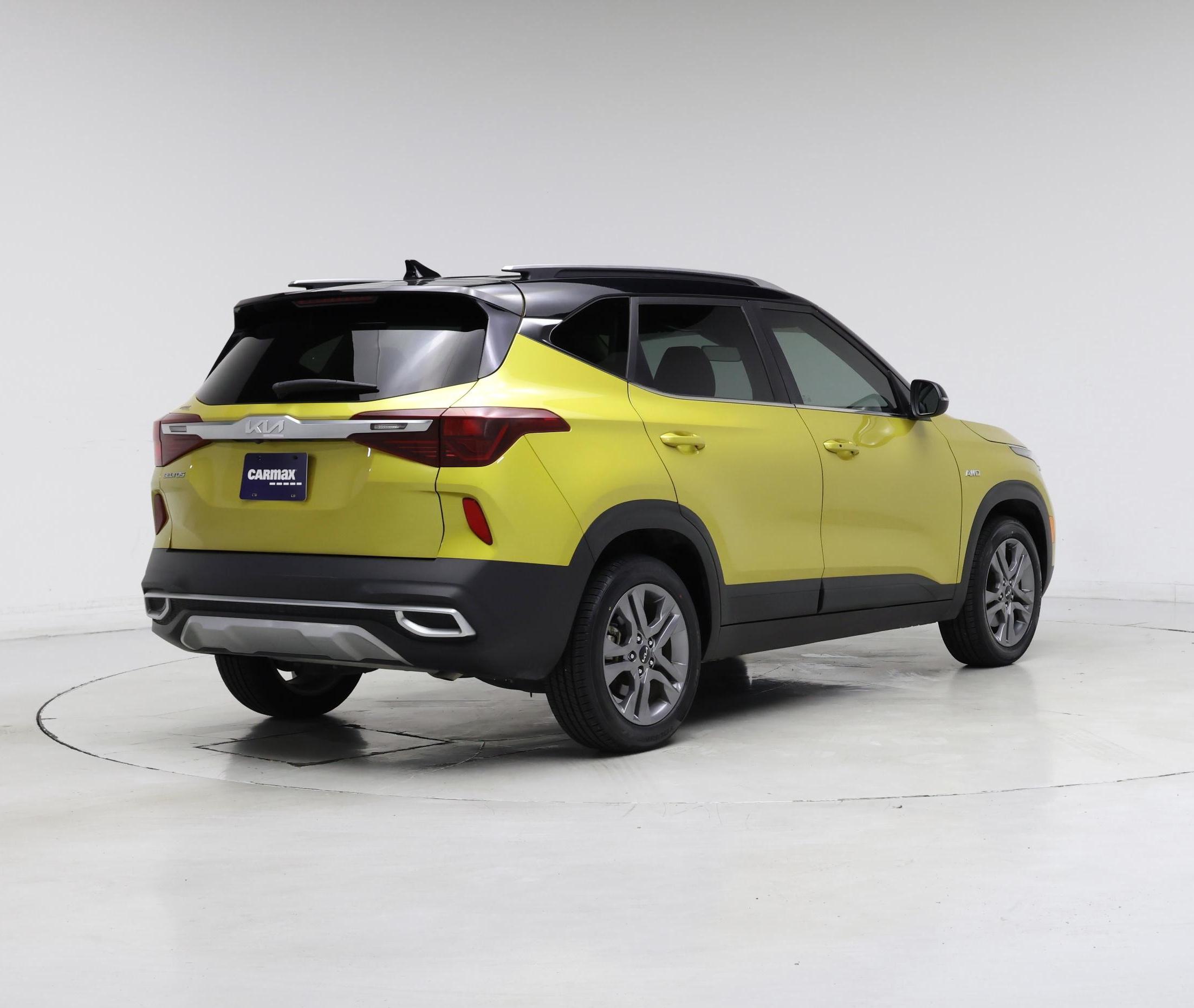 Thumbnail: 2023 Kia Seltos - 8