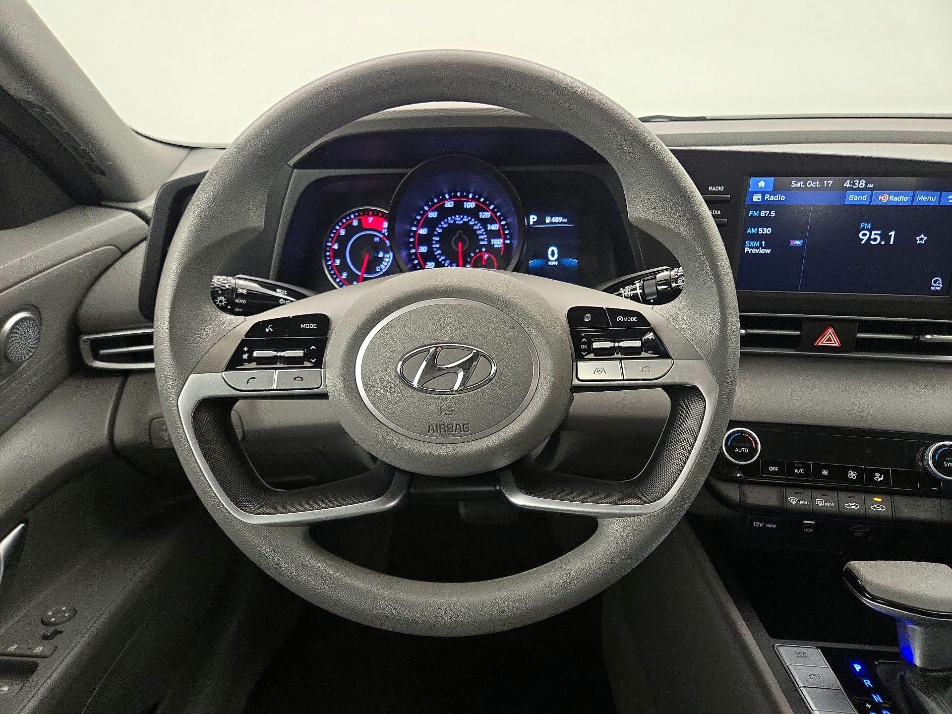 Thumbnail: 2022 Hyundai Elantra - 10