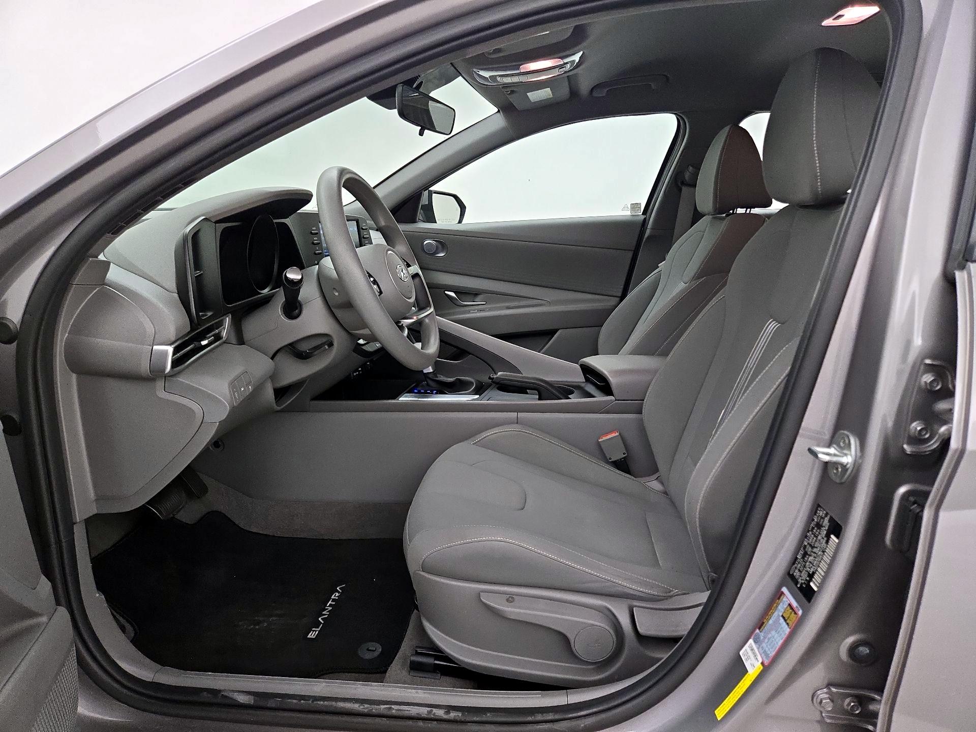 Thumbnail: 2022 Hyundai Elantra - 11