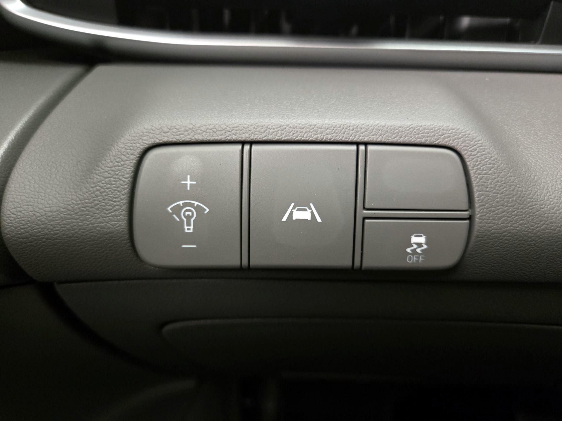 Thumbnail: 2022 Hyundai Elantra - 13