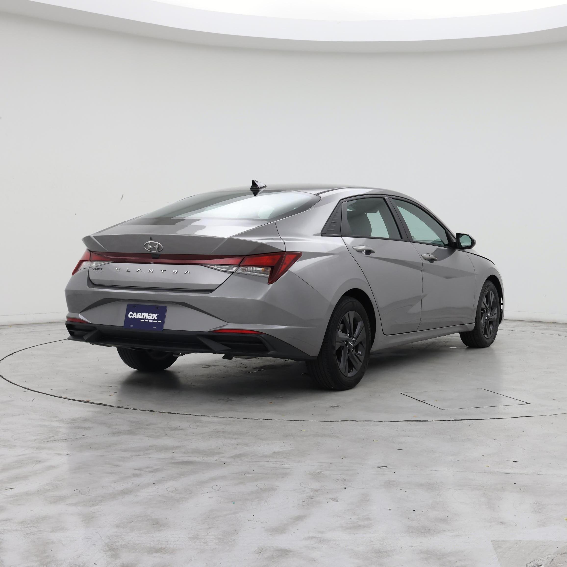 Thumbnail: 2022 Hyundai Elantra - 8