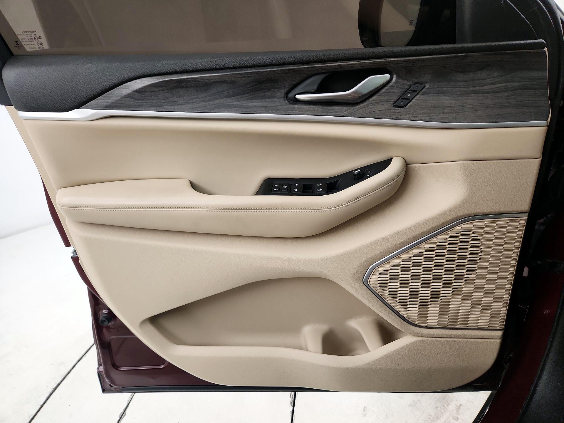 Thumbnail: 2022 Jeep Grand Cherokee - 10