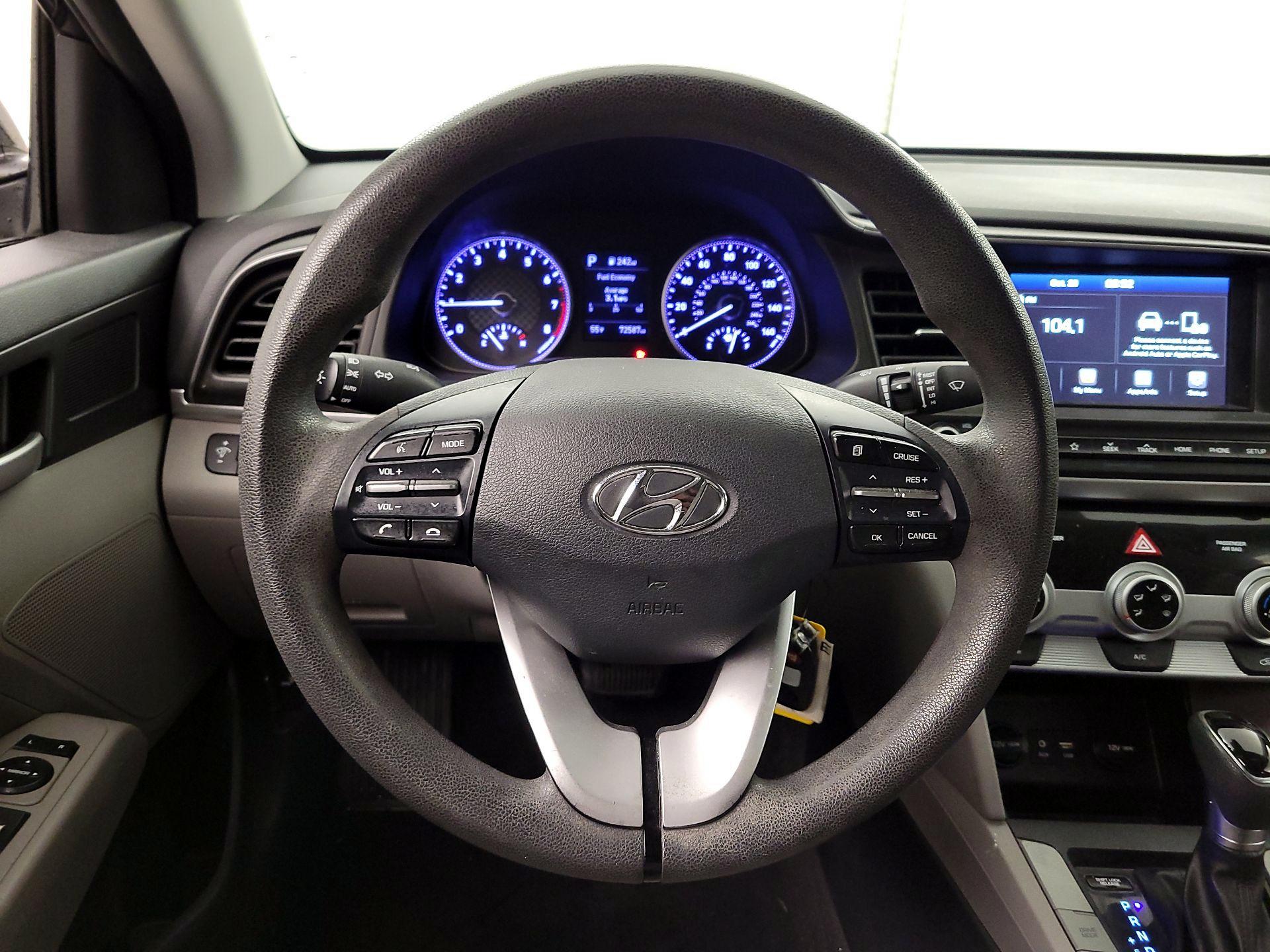 Thumbnail: 2019 Hyundai Elantra - 10