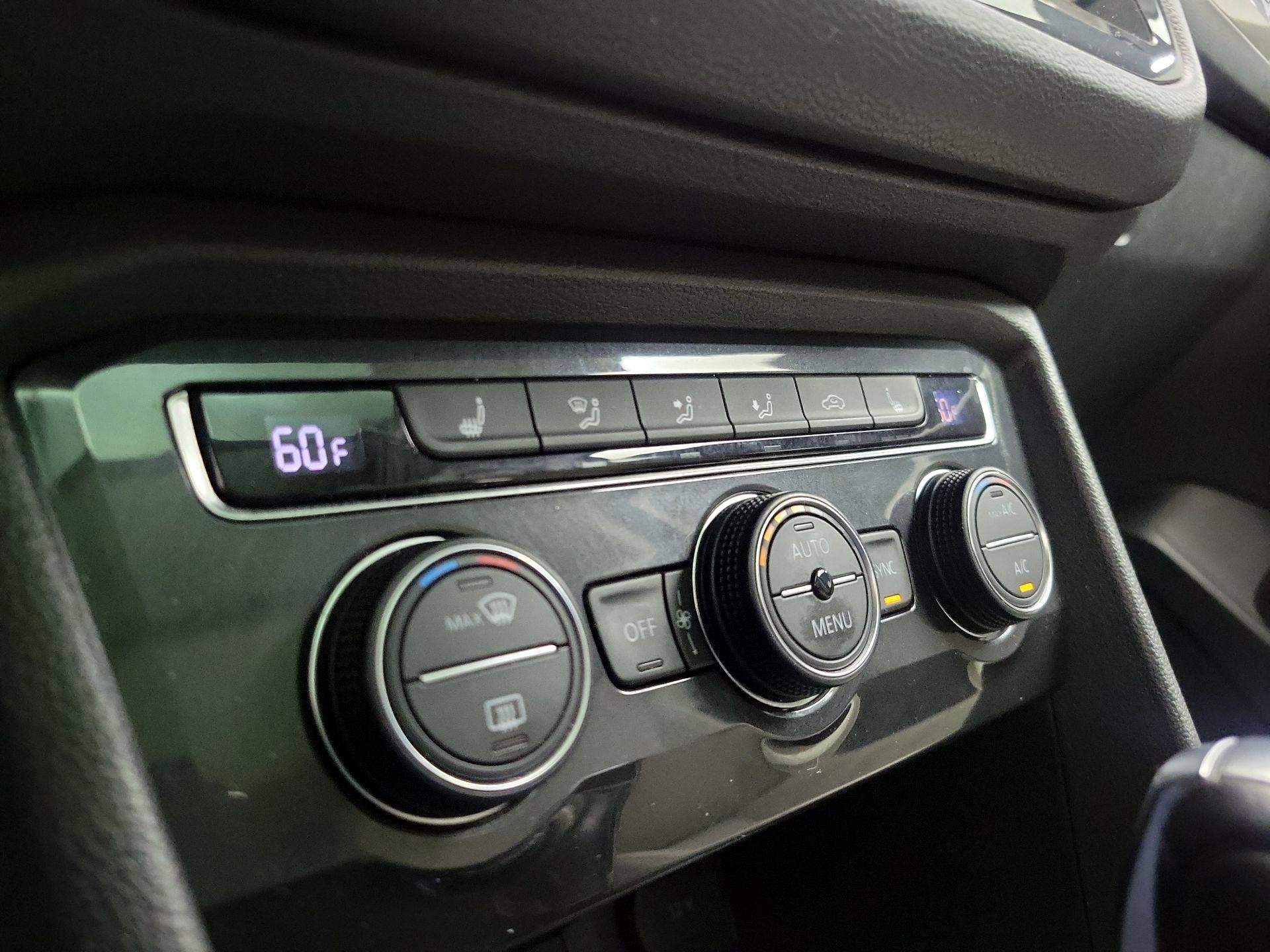 Thumbnail: 2019 Volkswagen Tiguan - 16