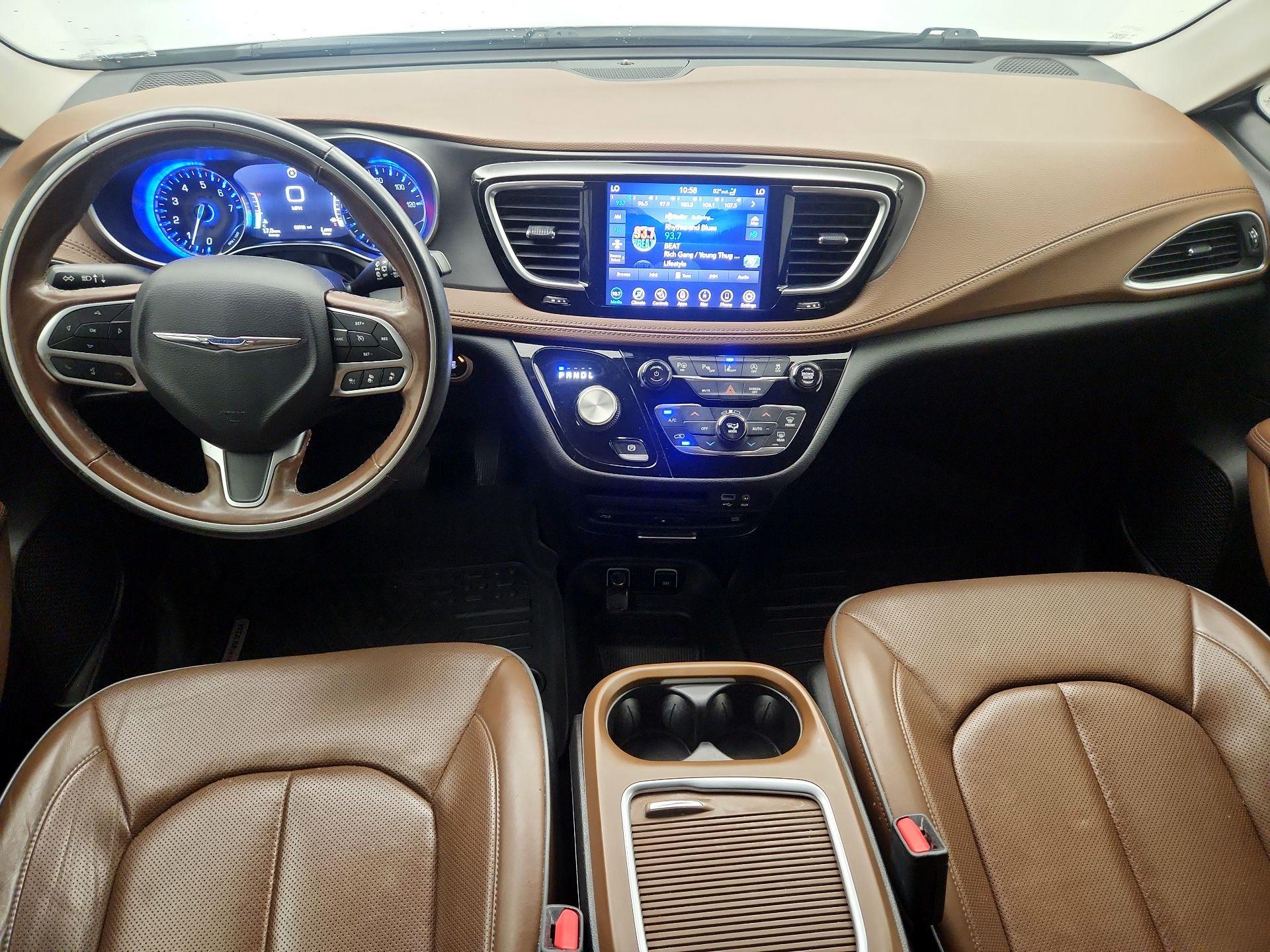 Thumbnail: 2019 Chrysler Pacifica - 9
