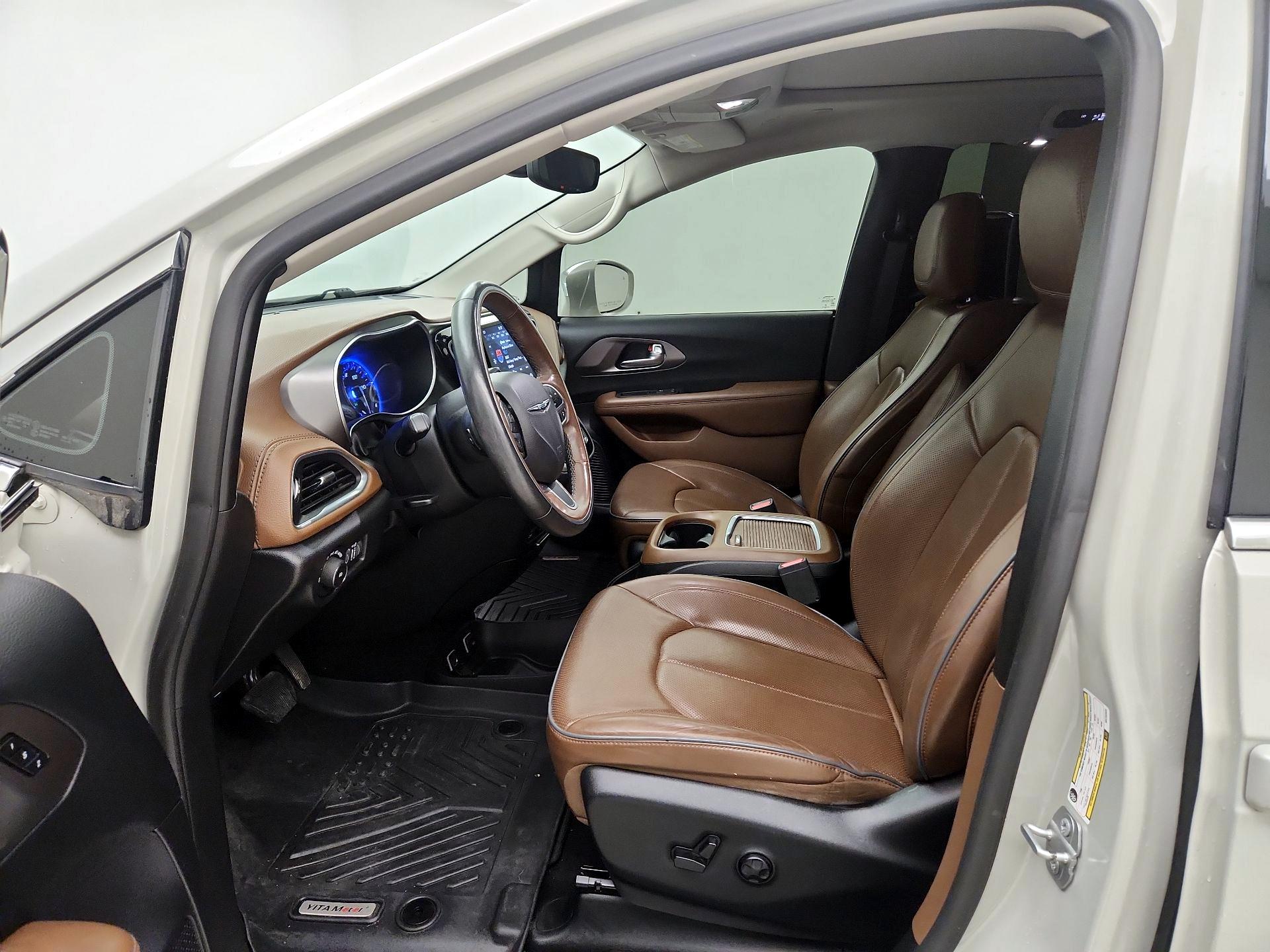 Thumbnail: 2019 Chrysler Pacifica - 11