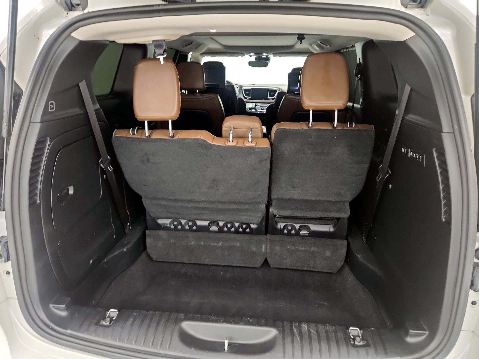 Thumbnail: 2019 Chrysler Pacifica - 16