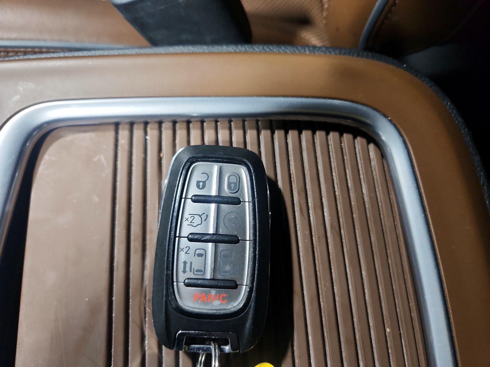 Thumbnail: 2019 Chrysler Pacifica - 18
