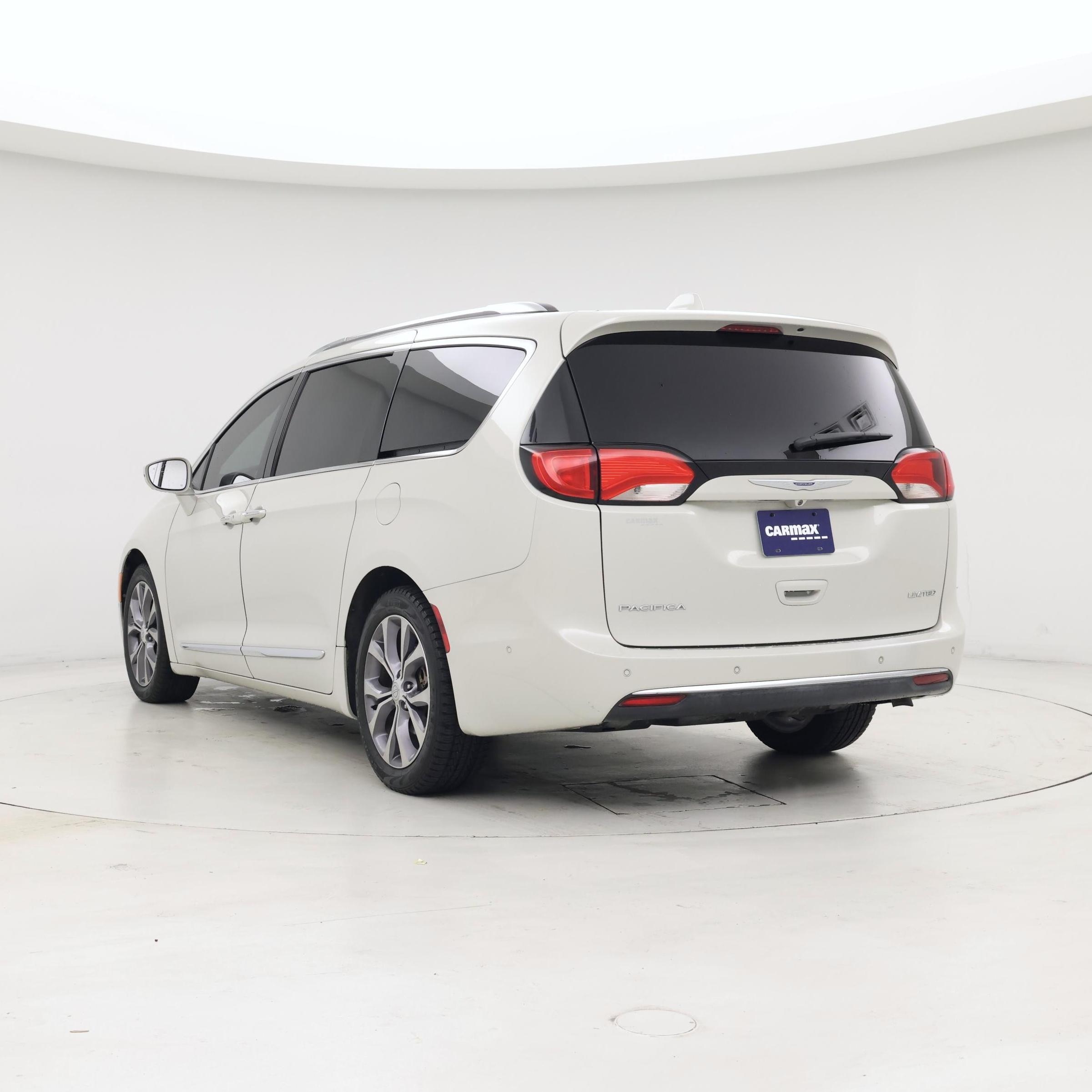Thumbnail: 2019 Chrysler Pacifica - 2