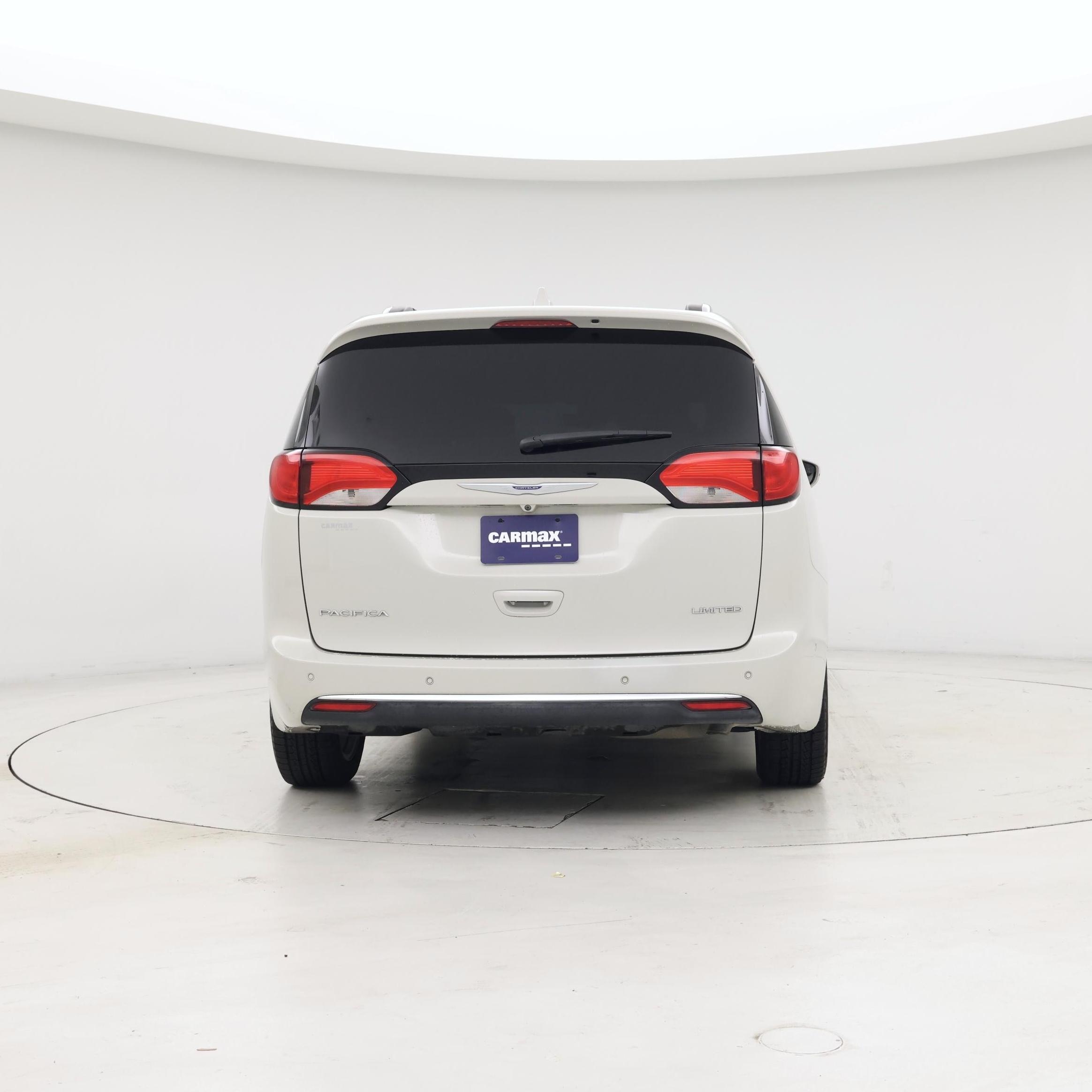 Thumbnail: 2019 Chrysler Pacifica - 6