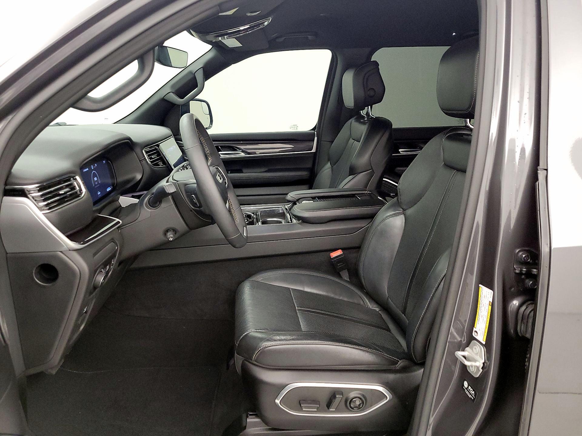 Thumbnail: 2024 Jeep Wagoneer - 11