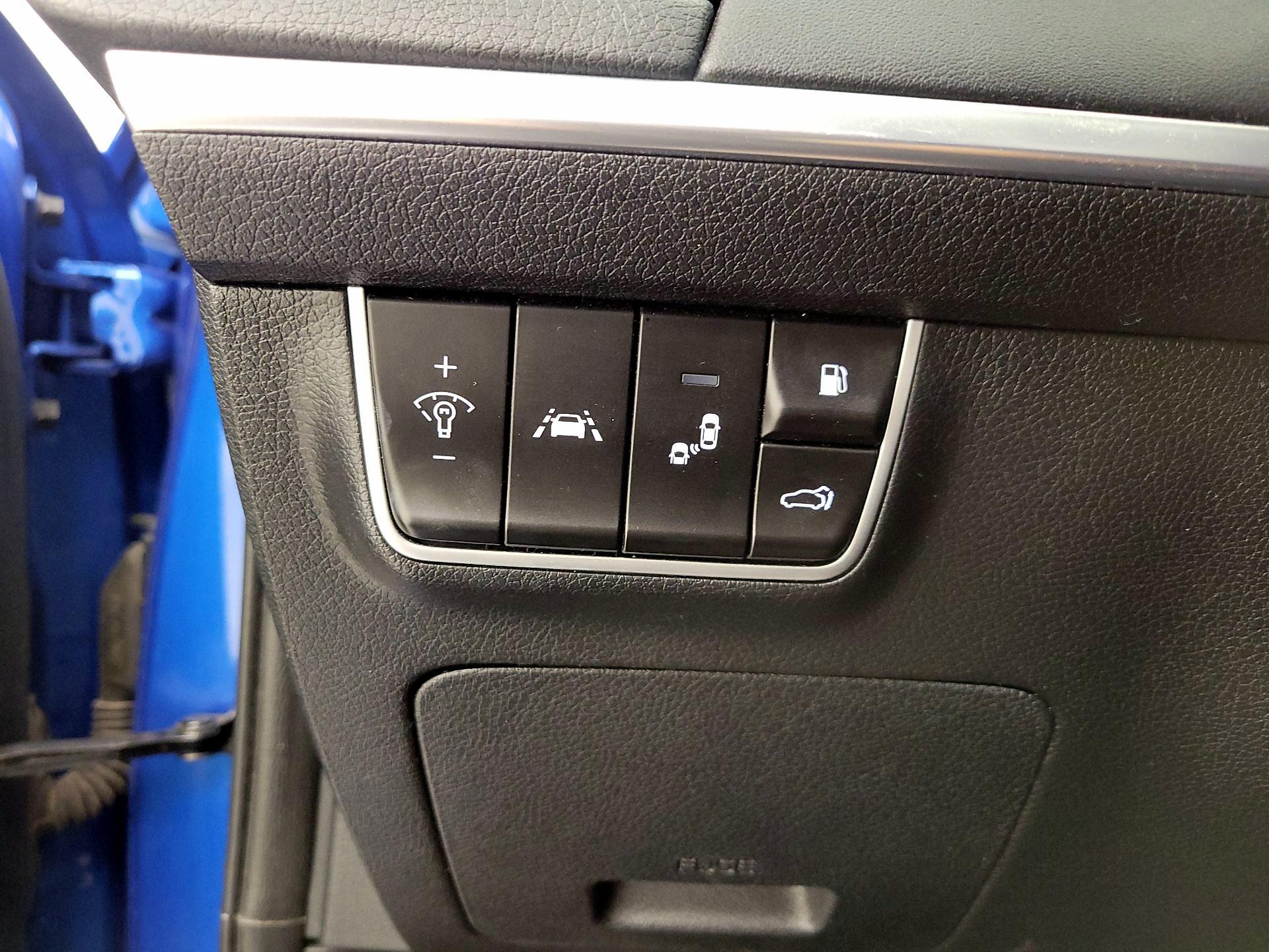 Thumbnail: 2019 Kia Stinger - 13